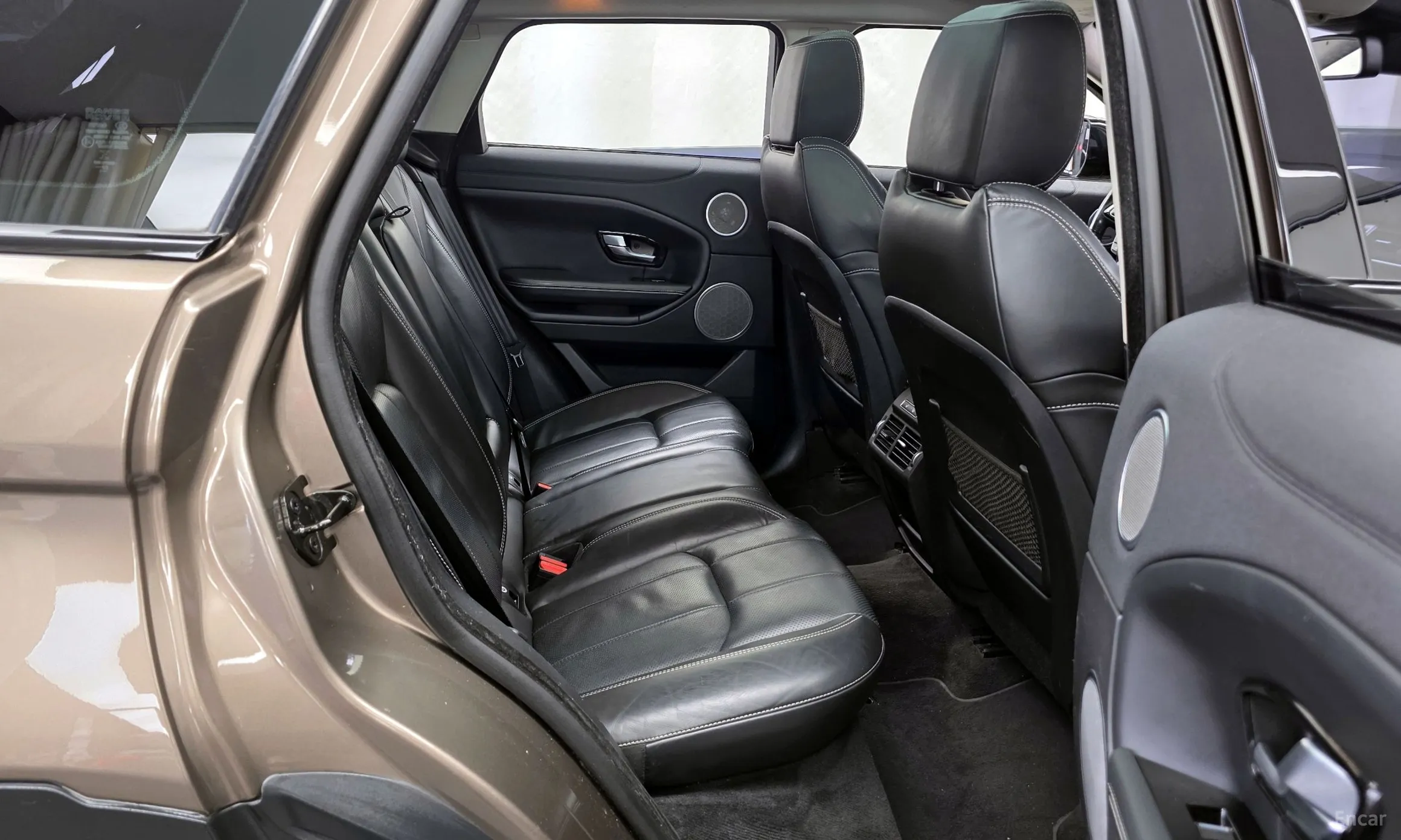 Land Rover Range Rover Evoque превью 12