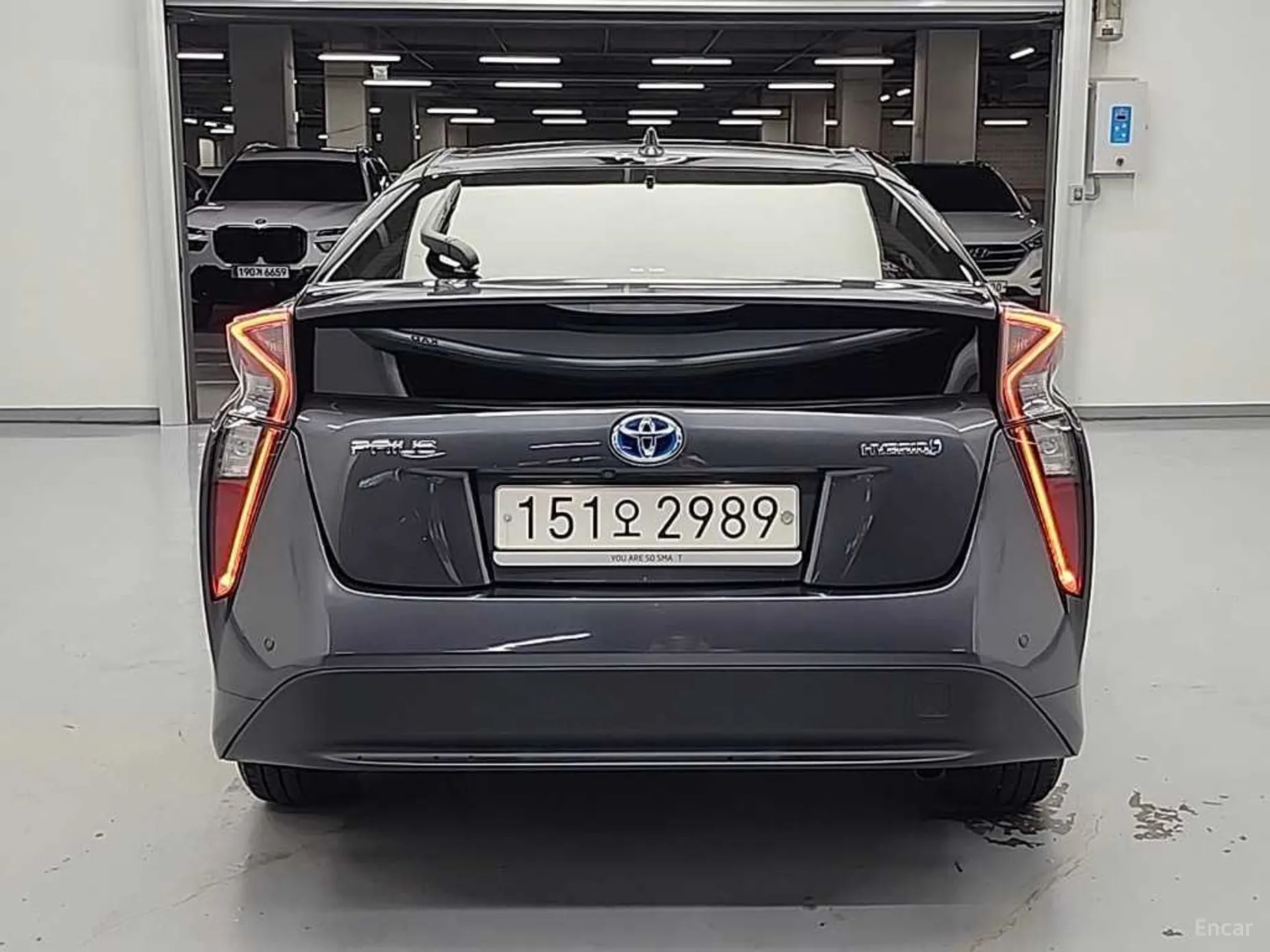 Toyota Prius 4th Generation превью 3