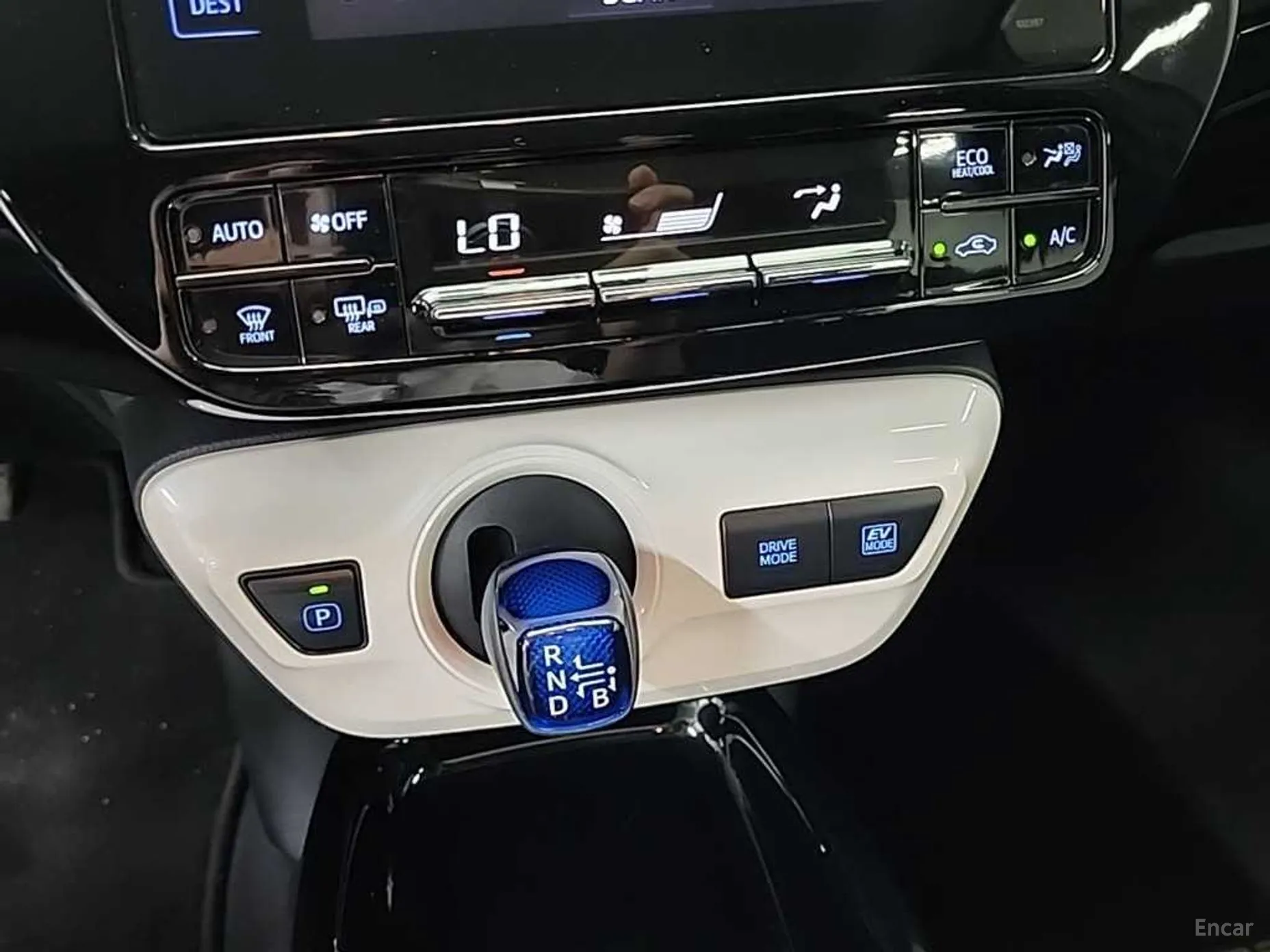 Toyota Prius 4th Generation превью 8