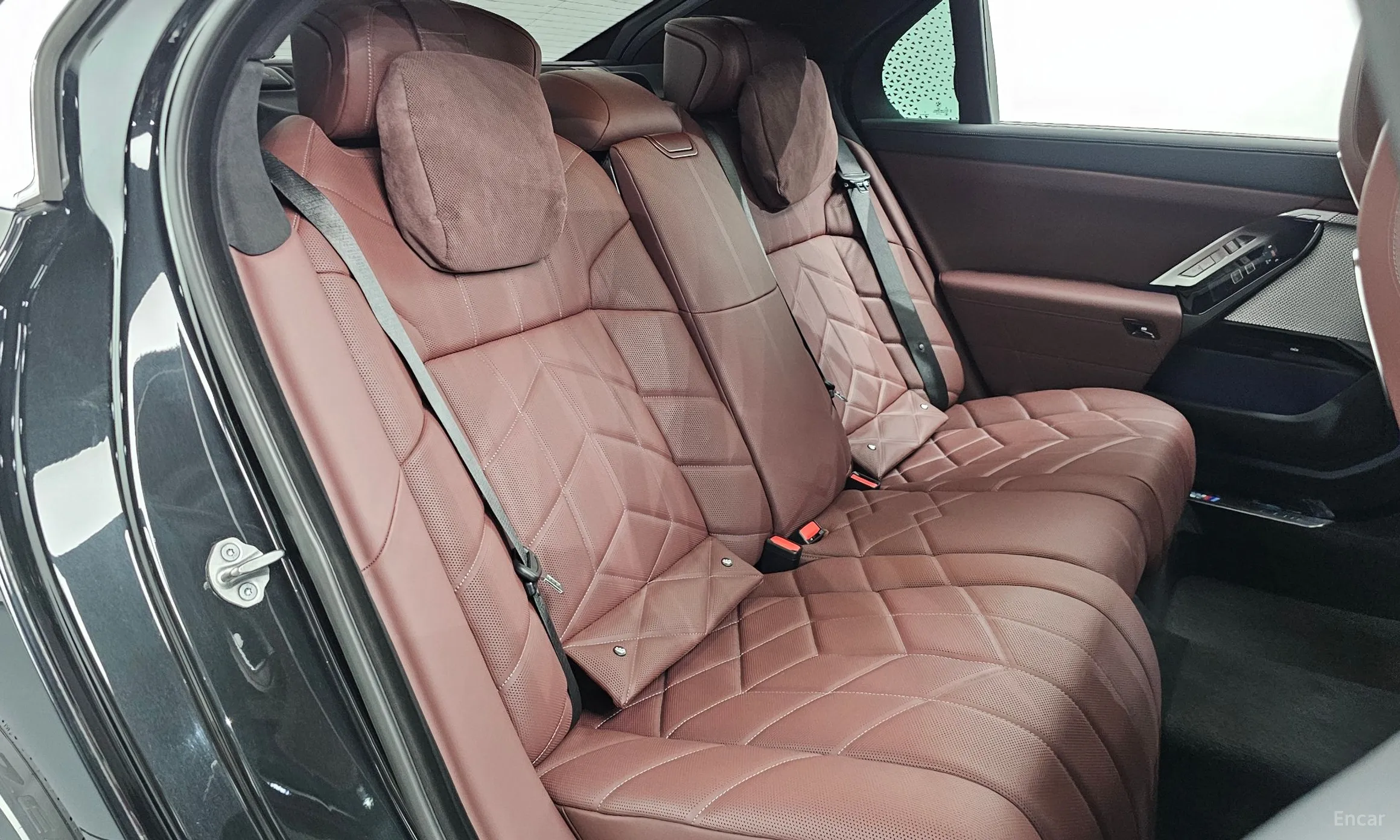 BMW 7 Series (G70) превью 11