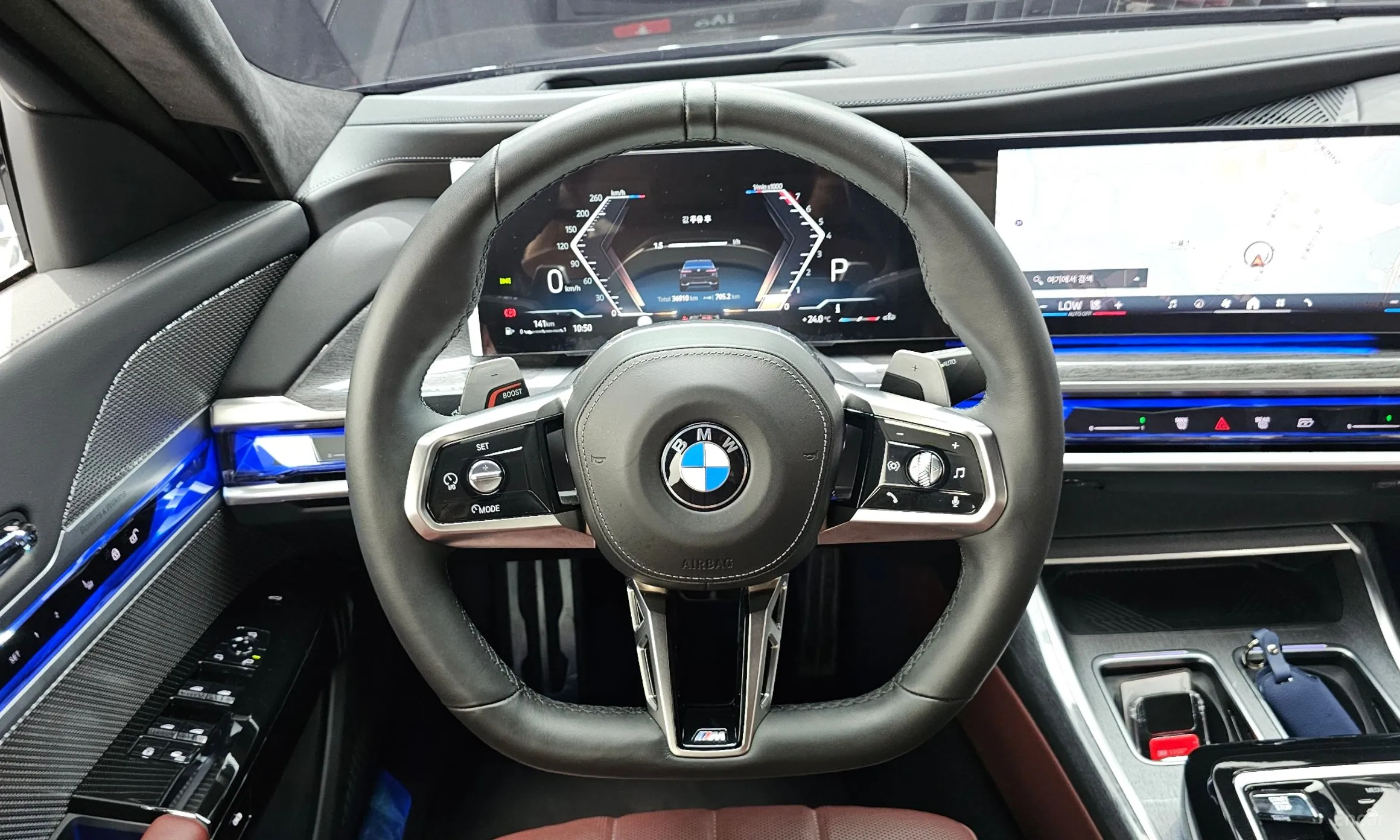 BMW 7 Series (G70) превью 12