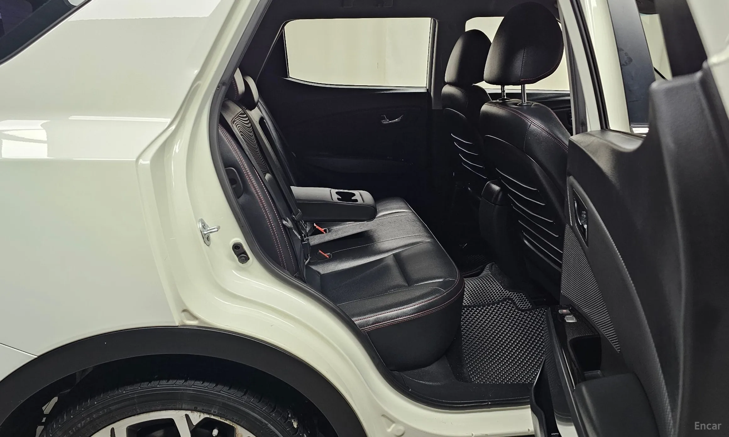 KG Mobility (SsangYong) Tivoli Air превью 12
