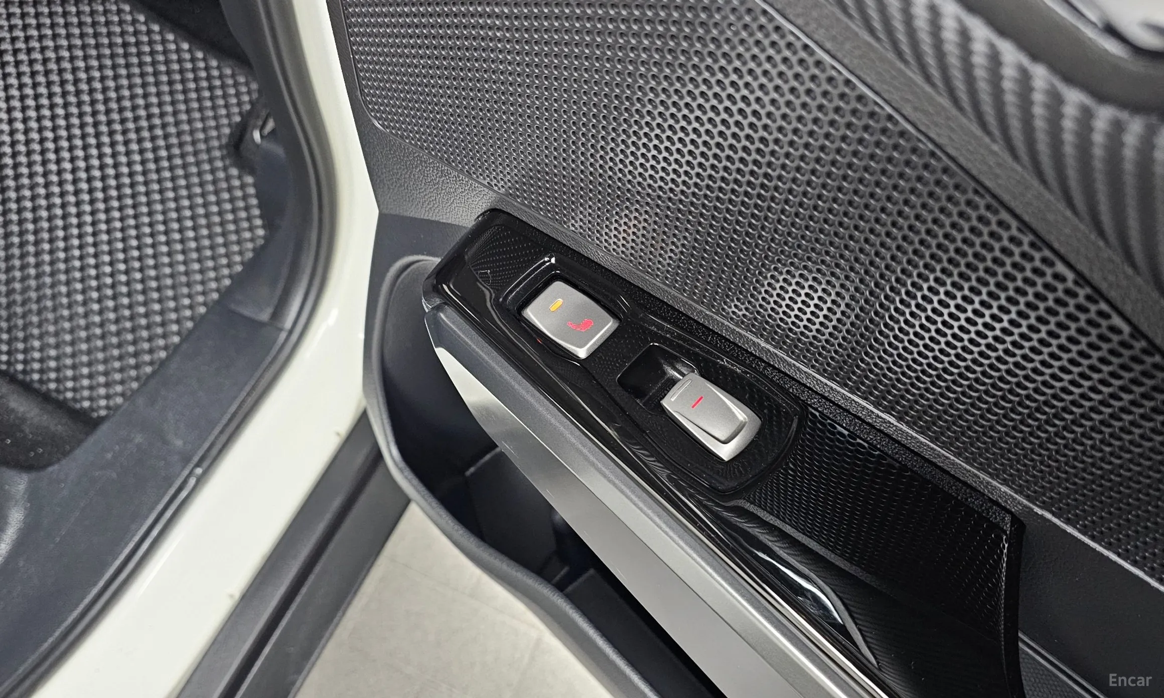 KG Mobility (SsangYong) Tivoli Air превью 19