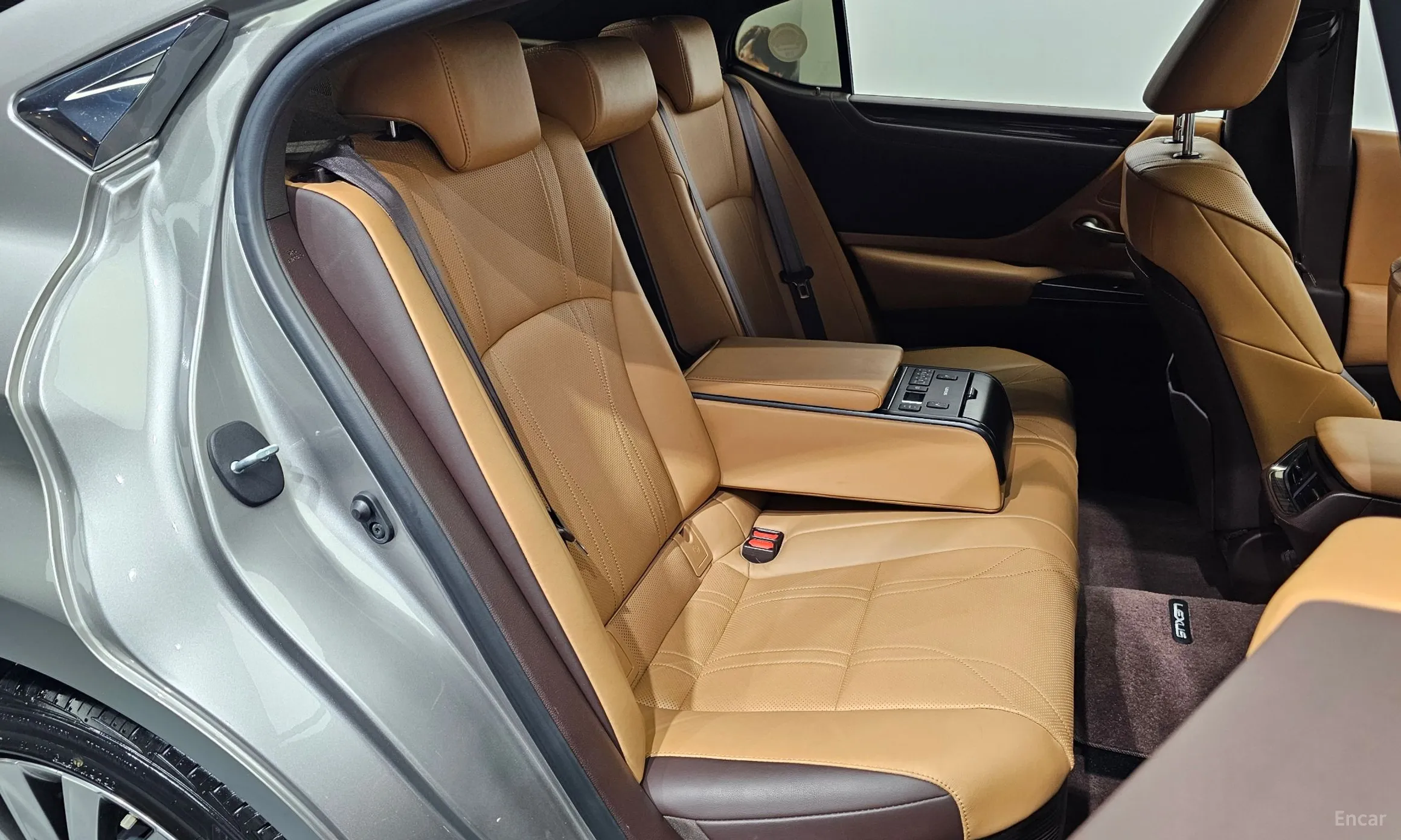 Lexus ES300h 7th Generation превью 12