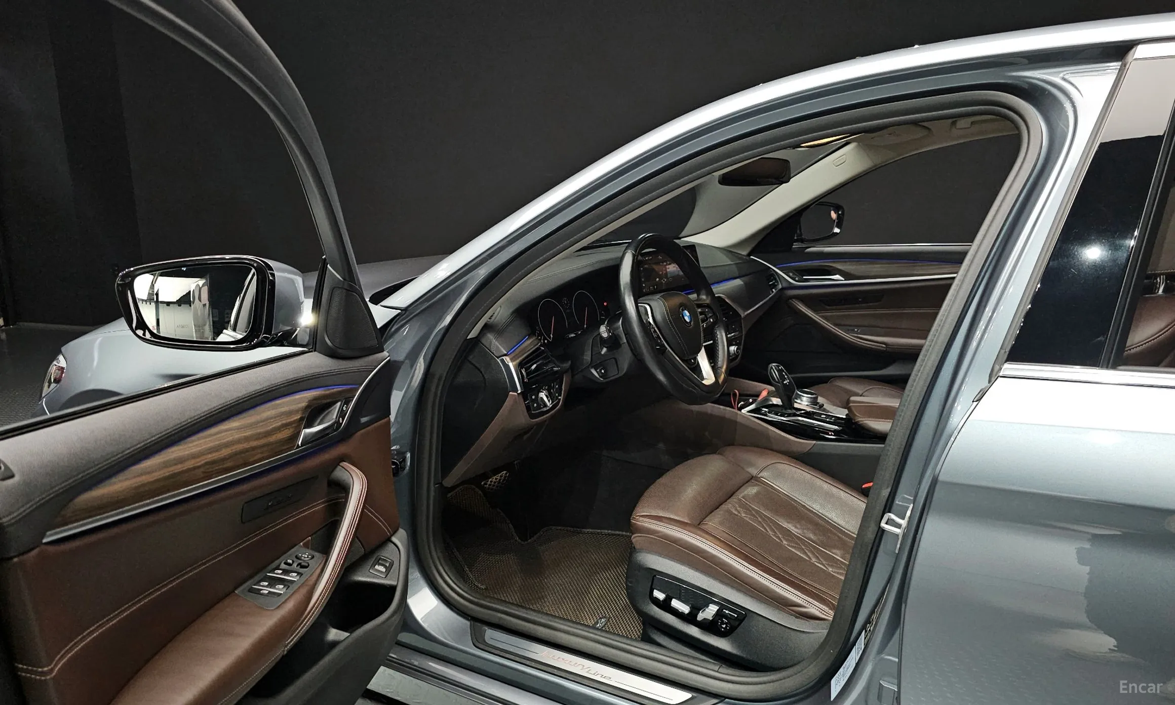 BMW 5 Series (G30) превью 10