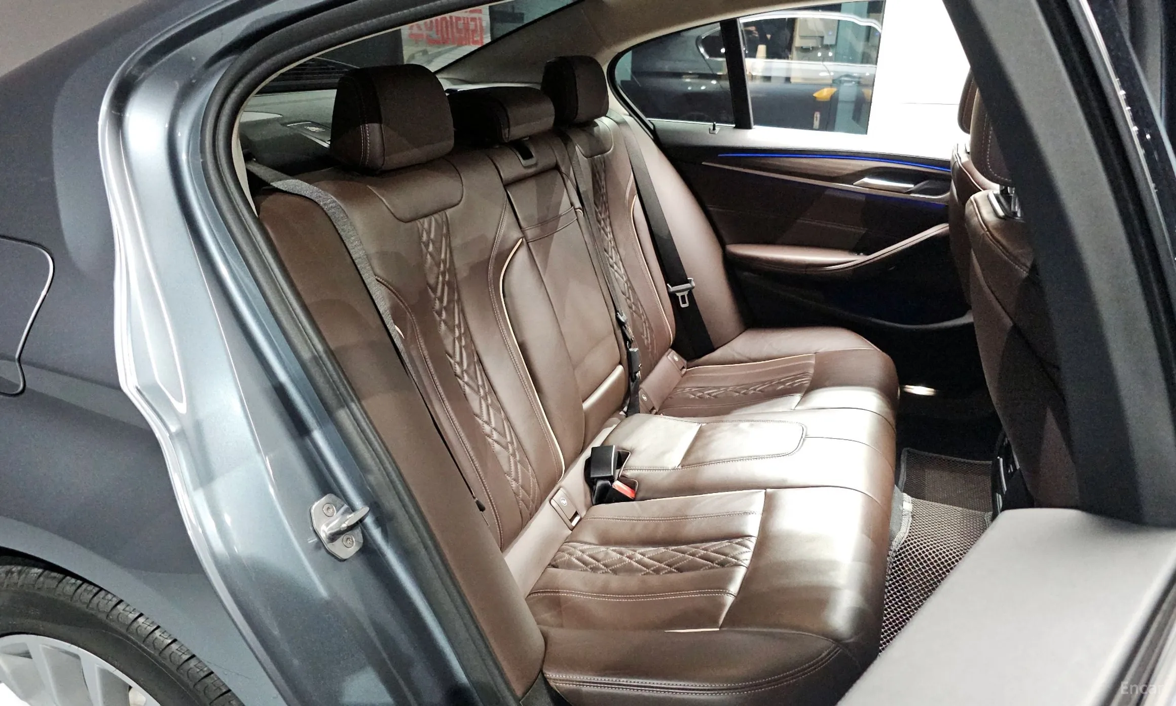 BMW 5 Series (G30) превью 11