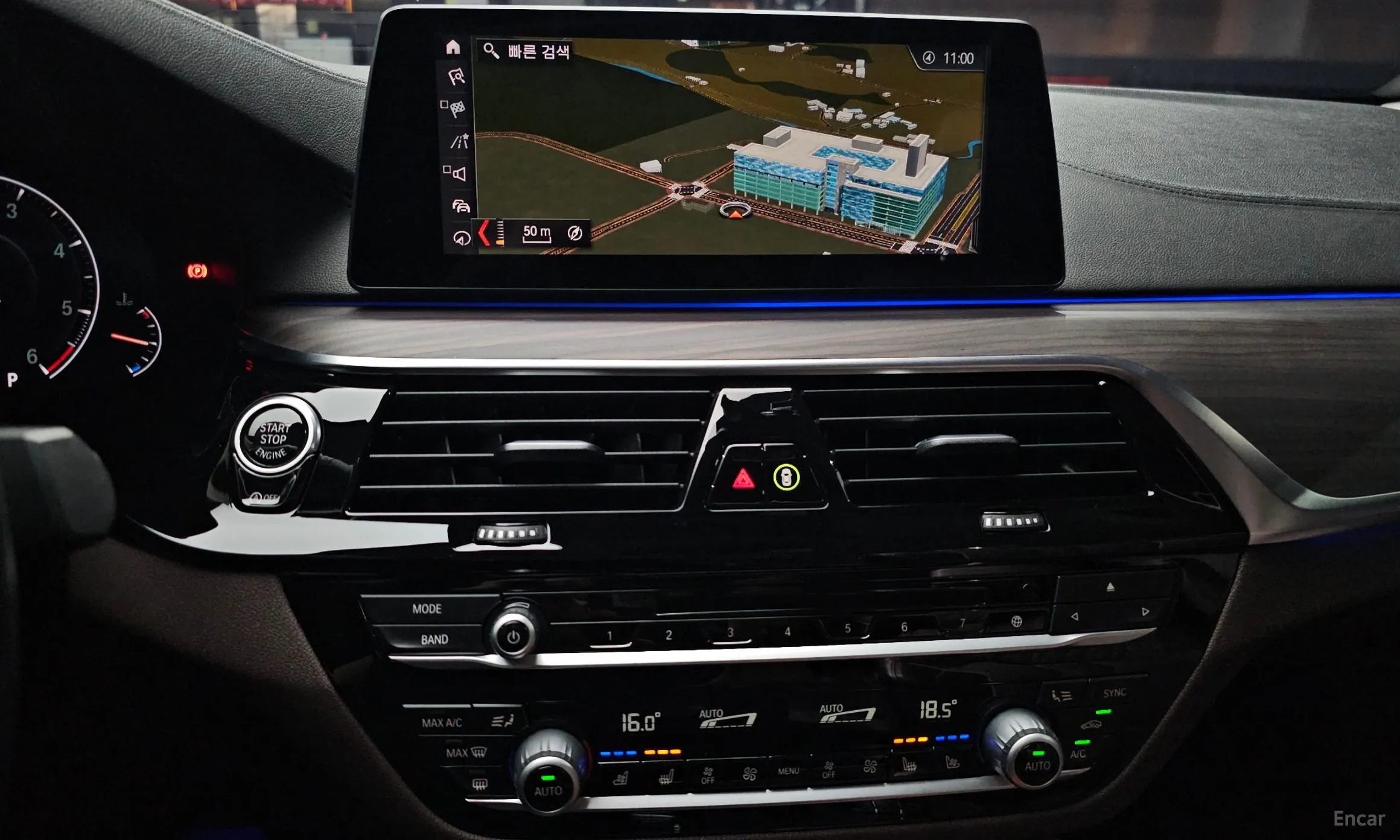 BMW 5 Series (G30) превью 16