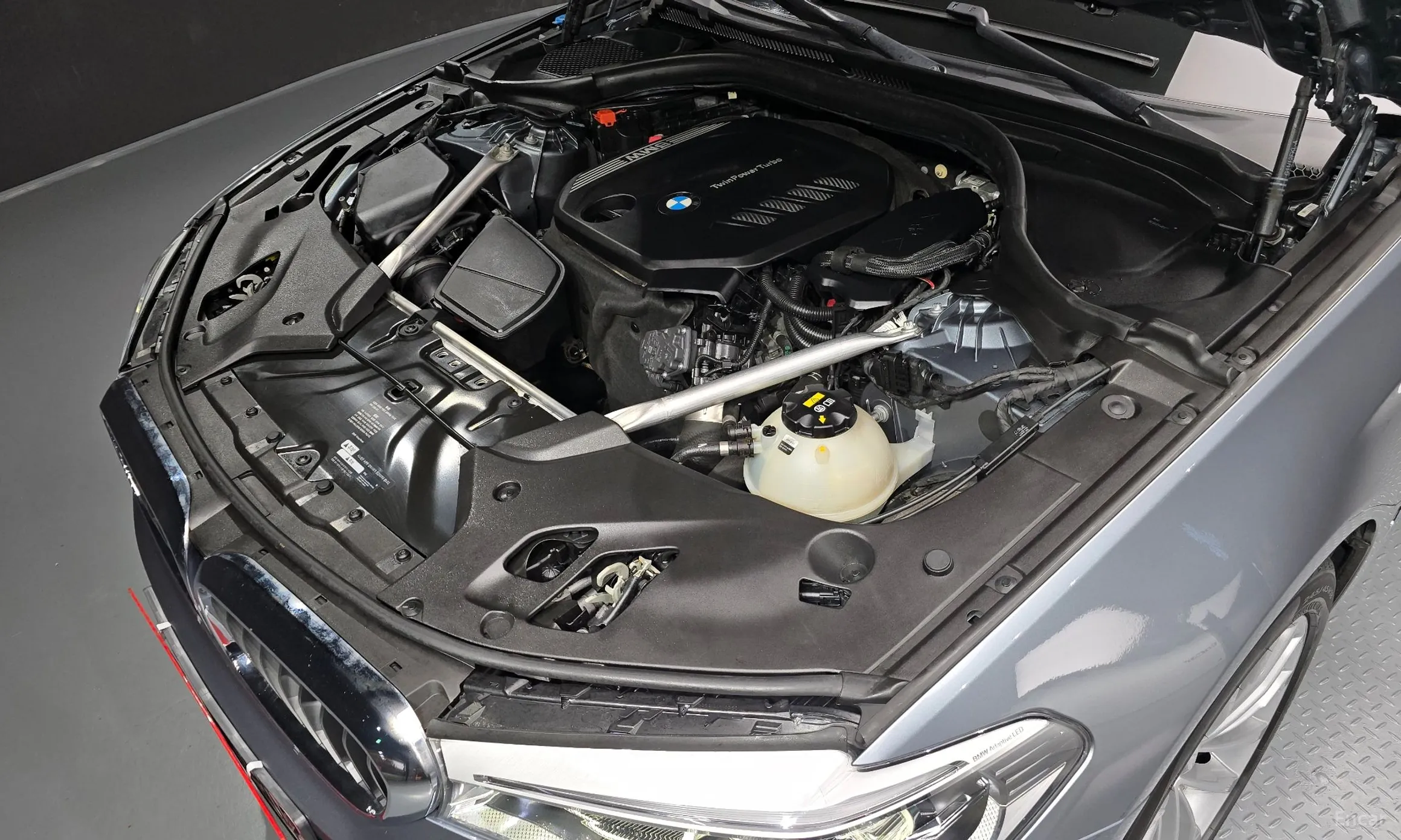 BMW 5 Series (G30) превью 6