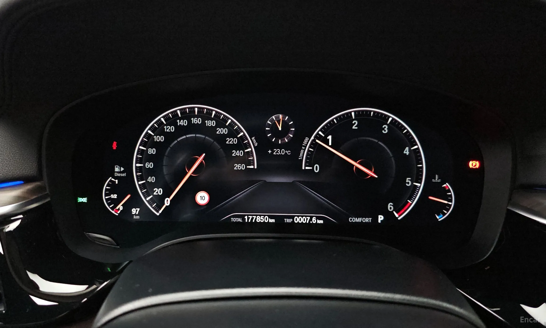 BMW 5 Series (G30) превью 8