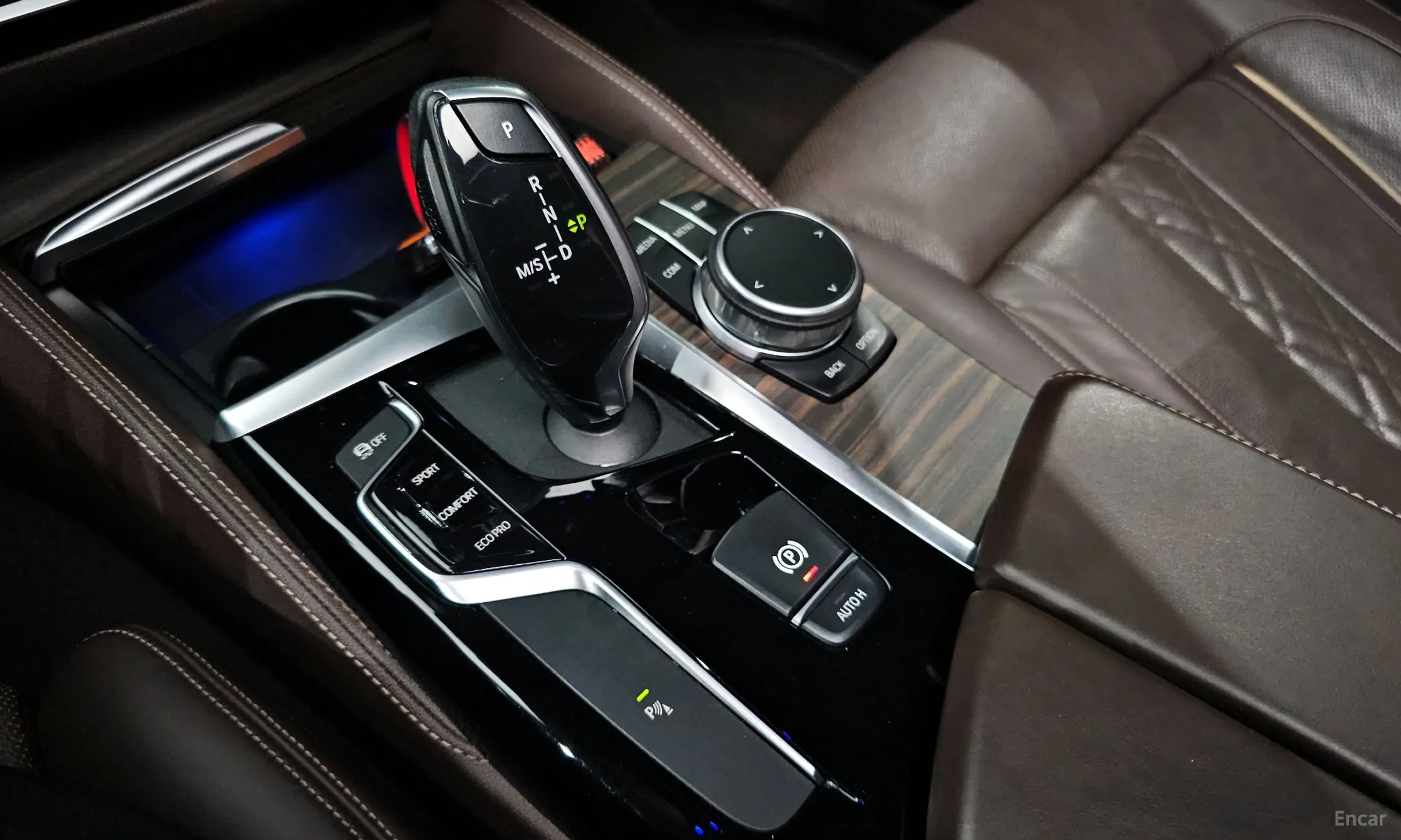 BMW 5 Series (G30) превью 9