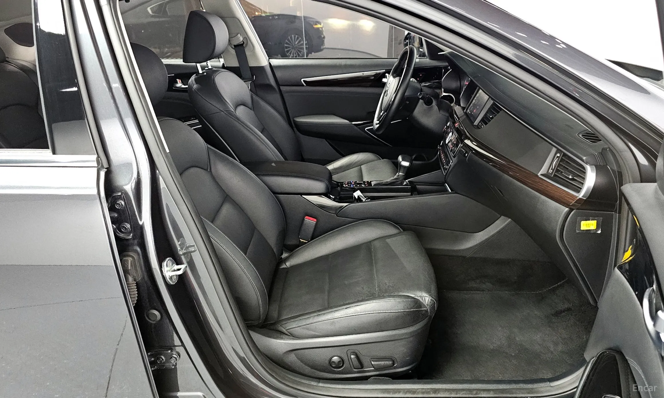 Kia K7 превью 10