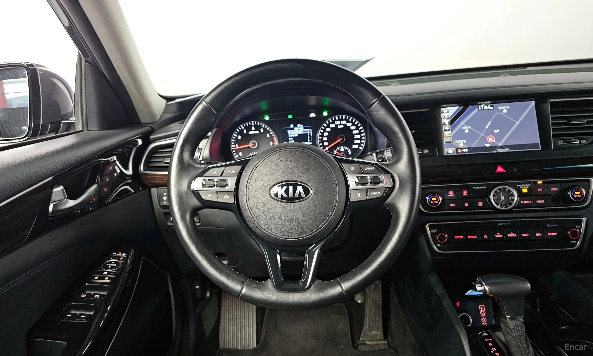 Kia K7 превью 12