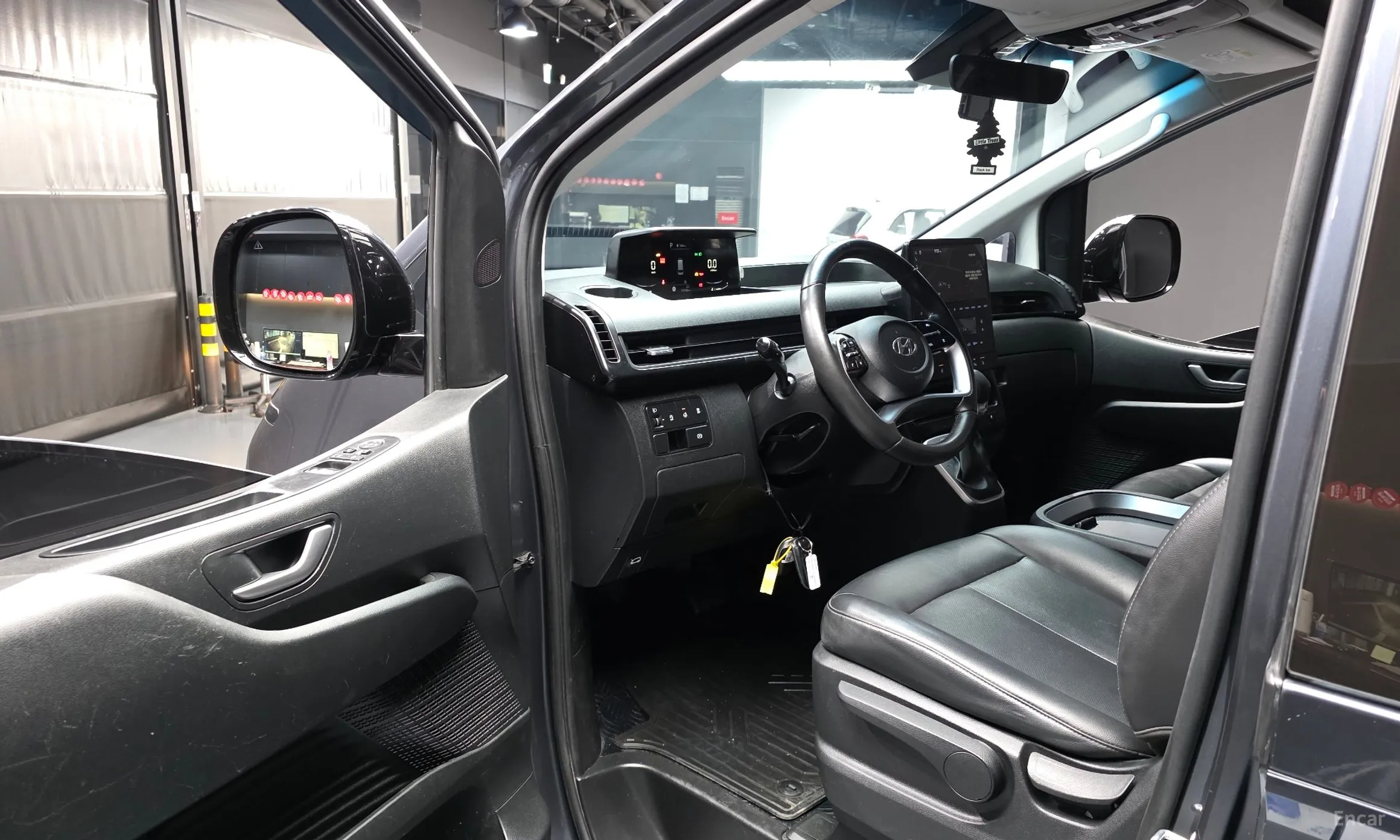 Hyundai Staria превью 10