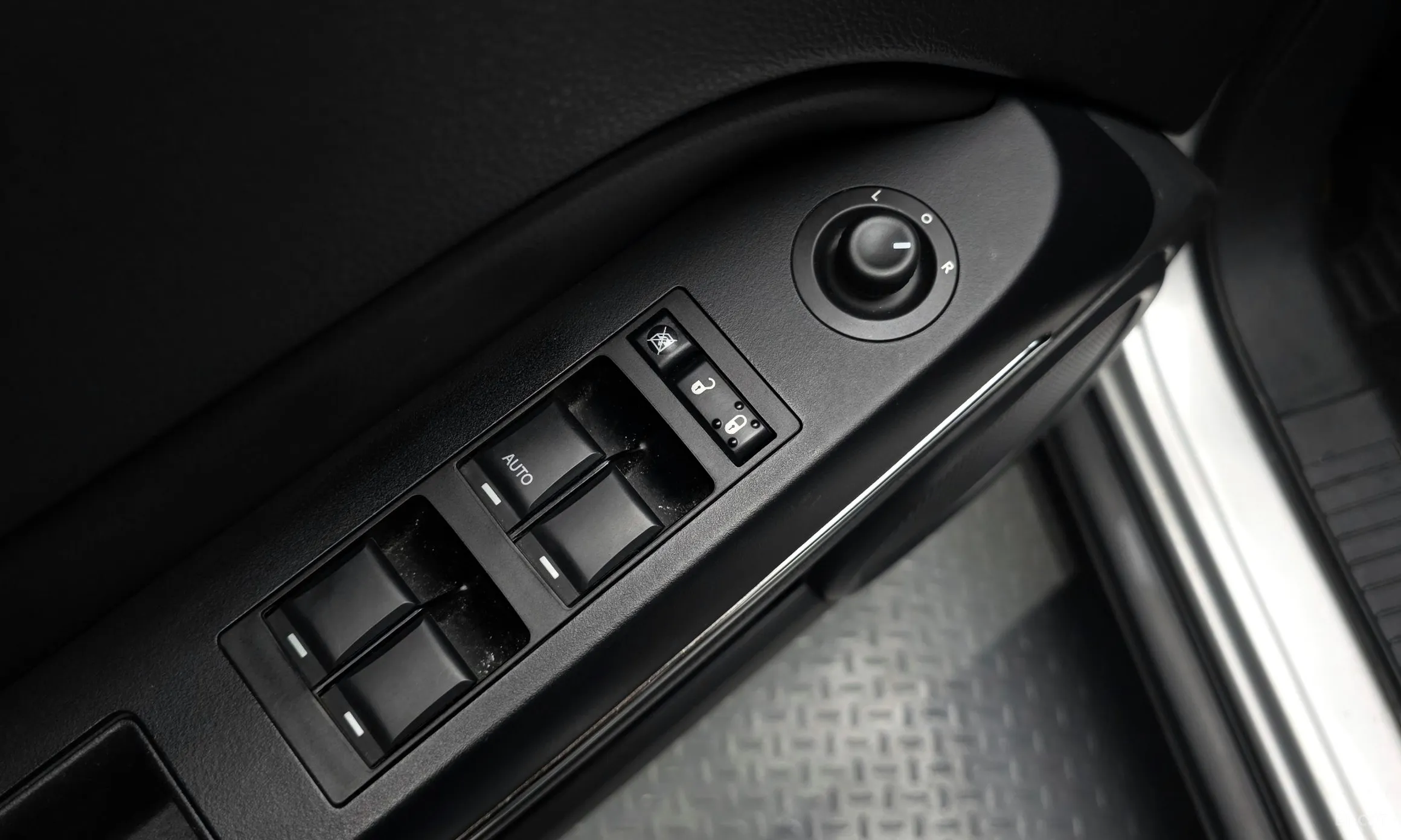 Jeep Compass превью 18