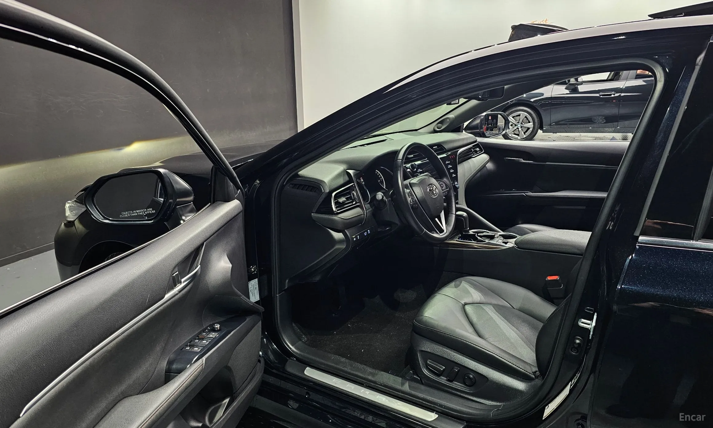 Toyota Camry (XV70) превью 10