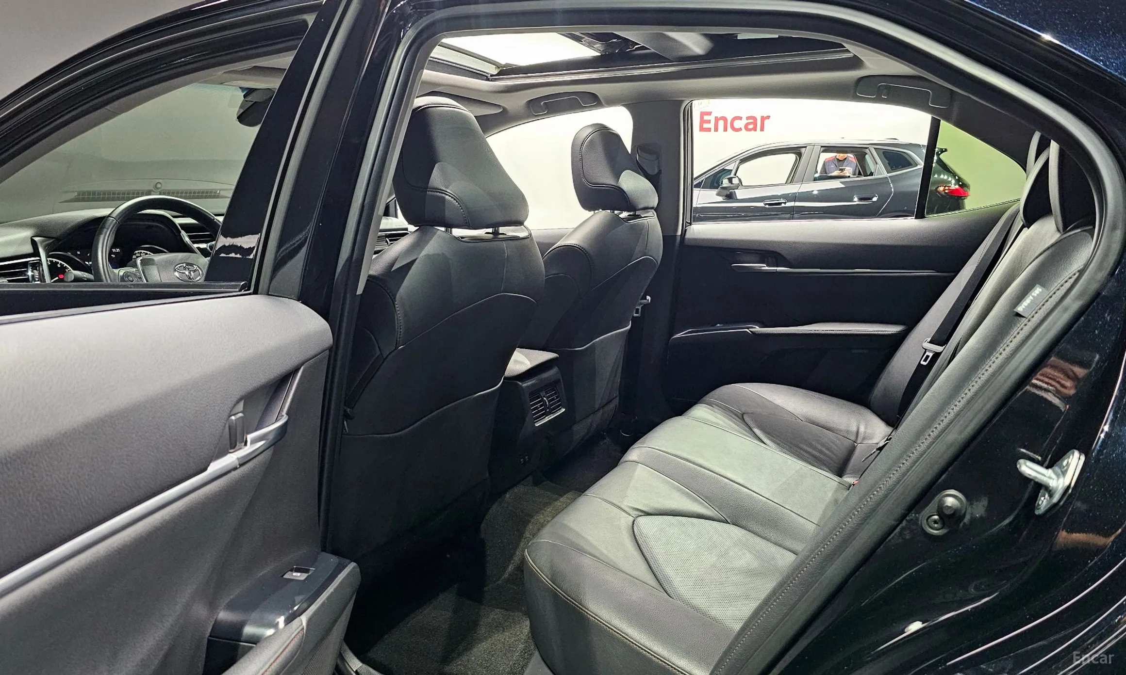 Toyota Camry (XV70) превью 11