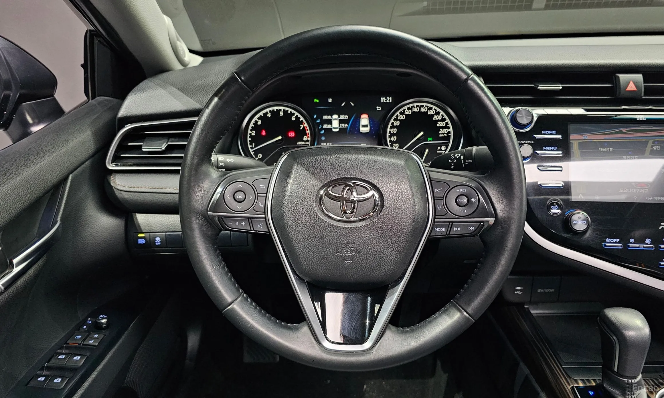 Toyota Camry (XV70) превью 12