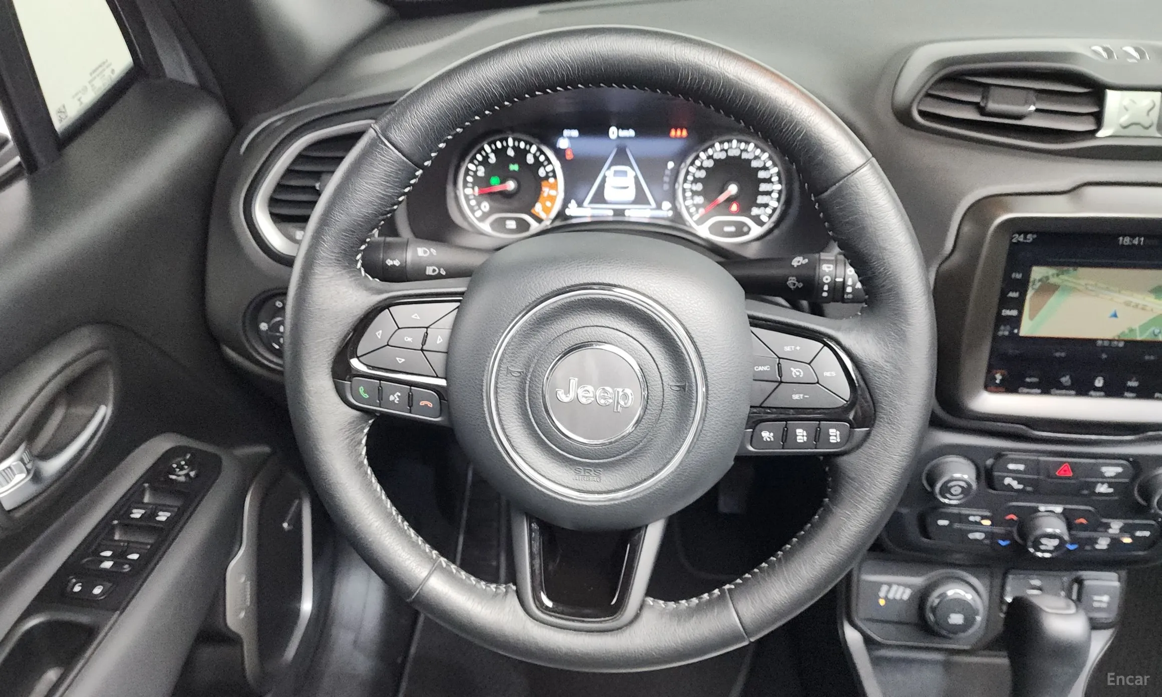 Jeep Renegade превью 13
