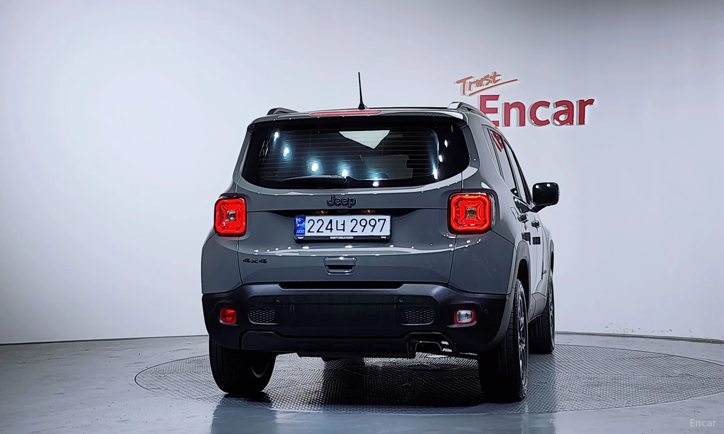 Jeep Renegade превью 4