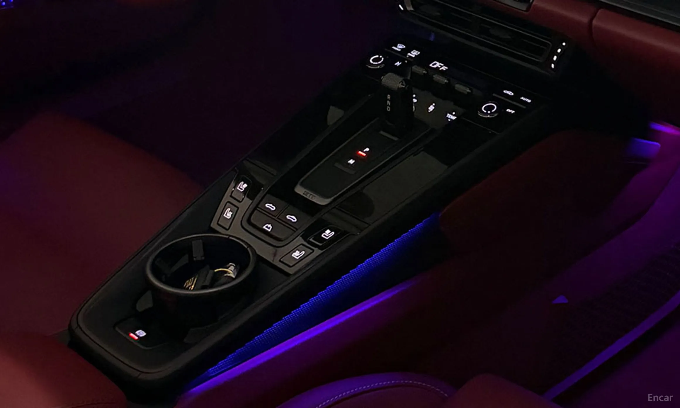 Porsche 911 (992) превью 12