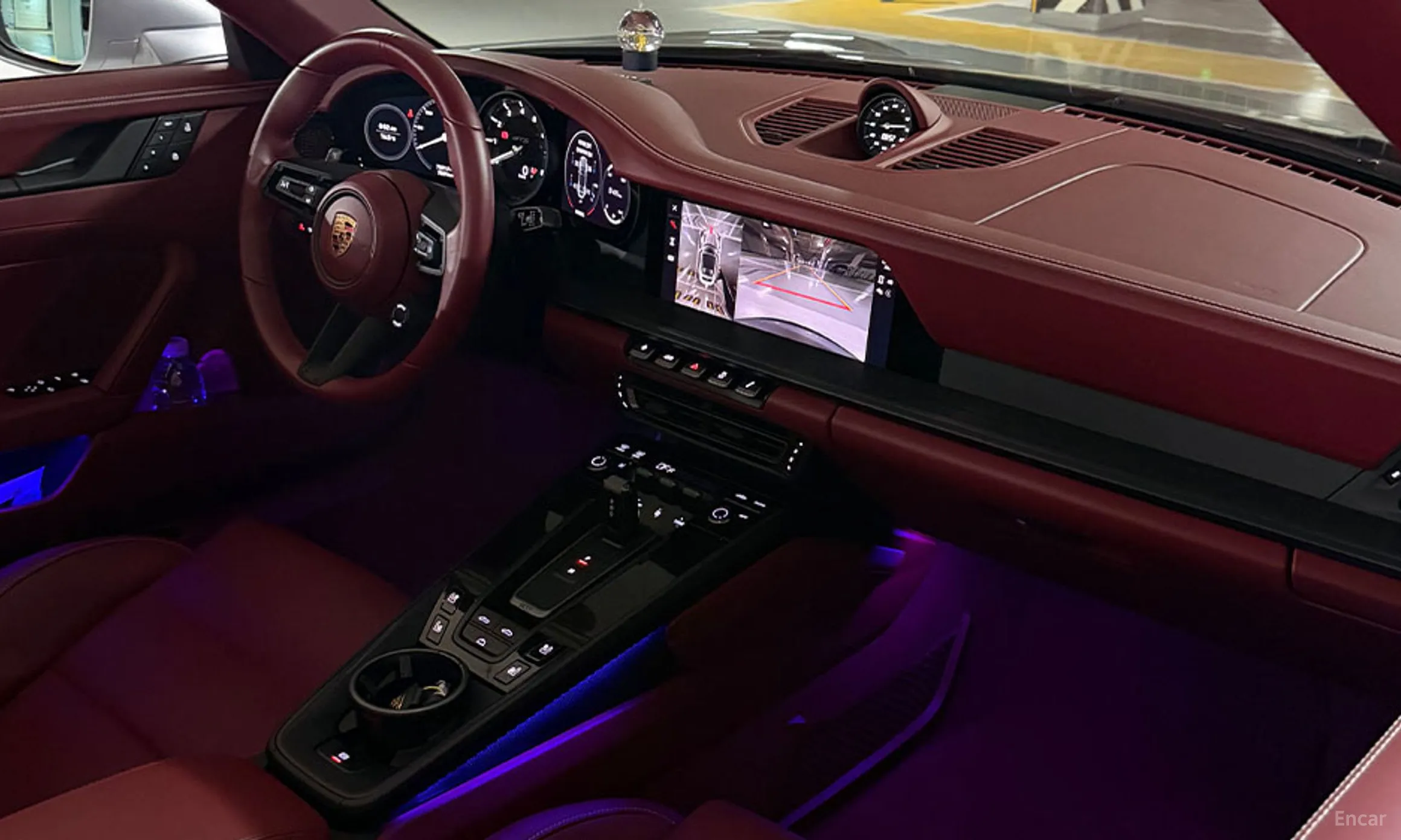 Porsche 911 (992) превью 14