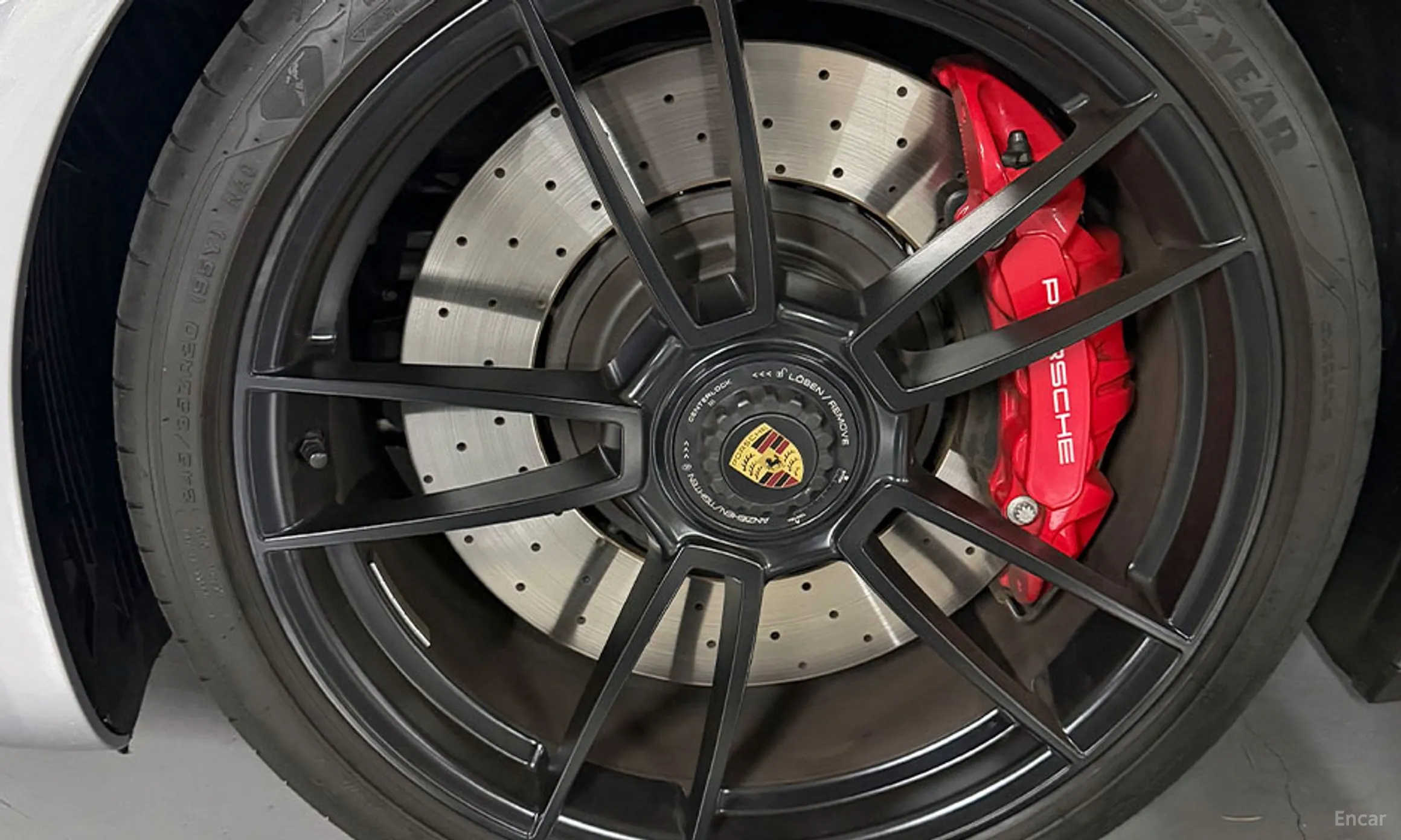 Porsche 911 (992) превью 16