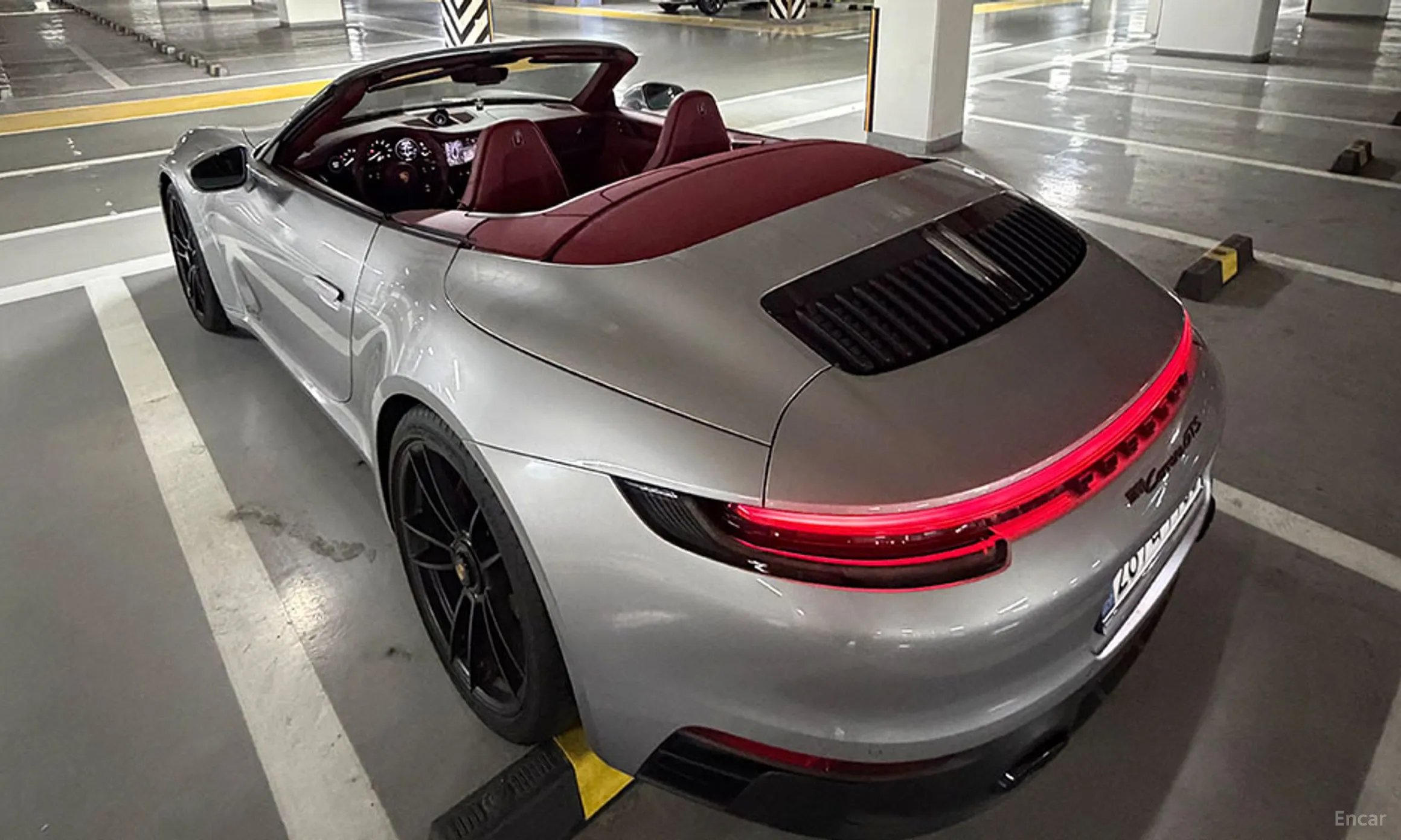 Porsche 911 (992) превью 7