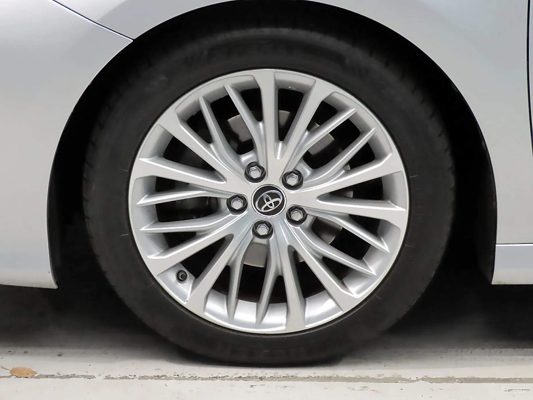 Toyota Camry (XV70) превью 5