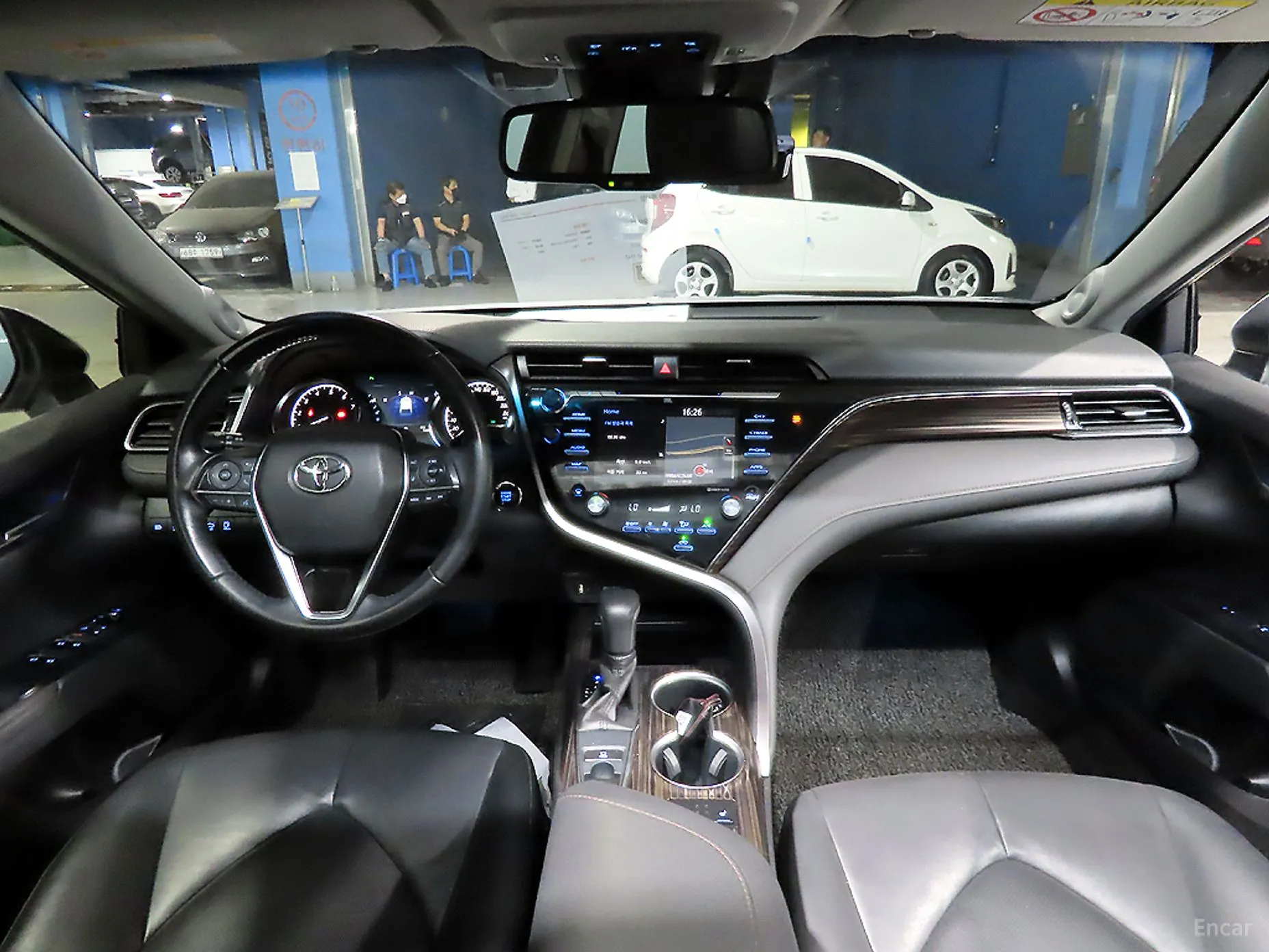 Toyota Camry (XV70) превью 7