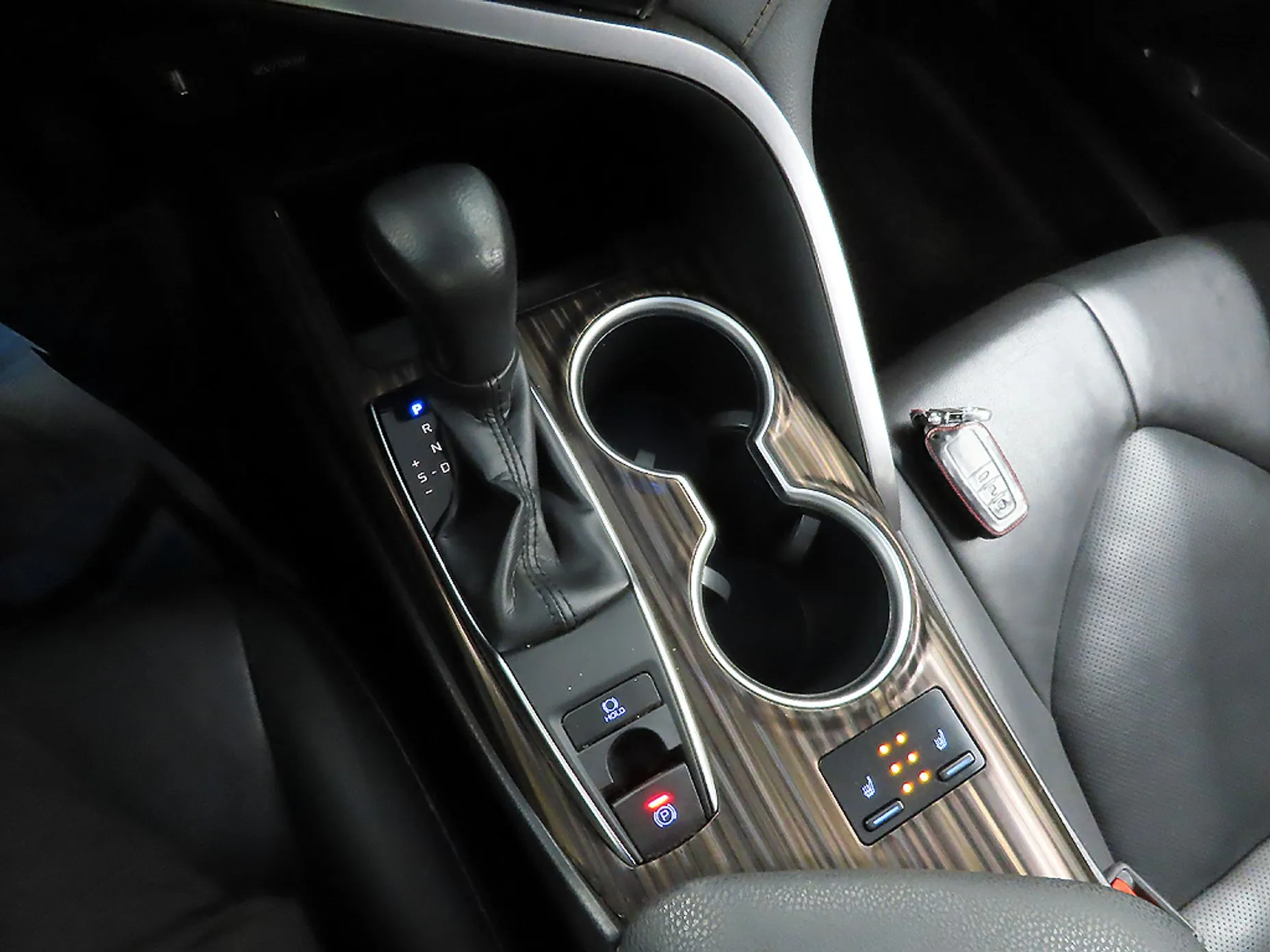 Toyota Camry (XV70) превью 9
