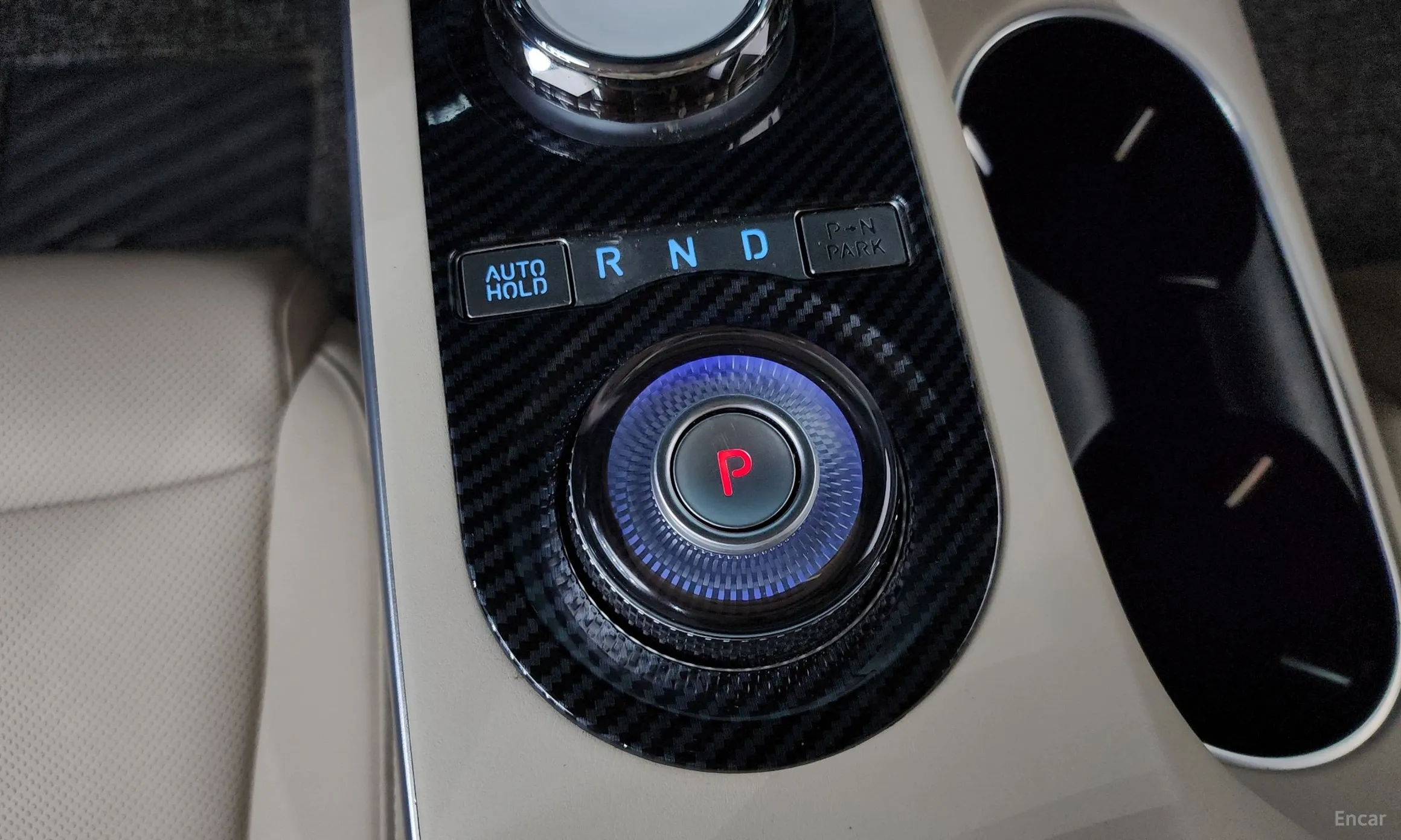 Genesis GV70 превью 9