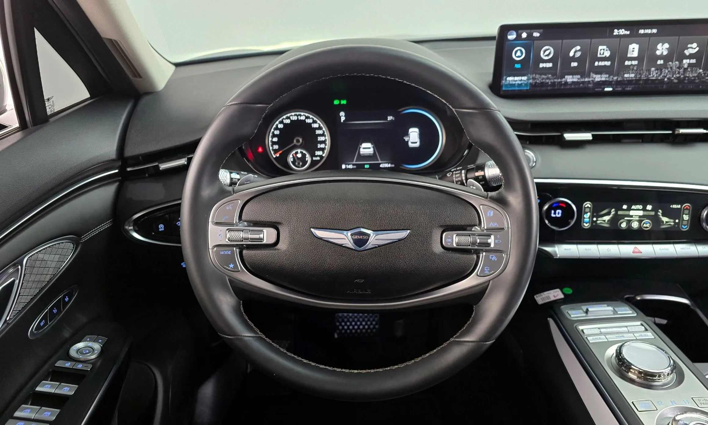 Genesis GV70 превью 14
