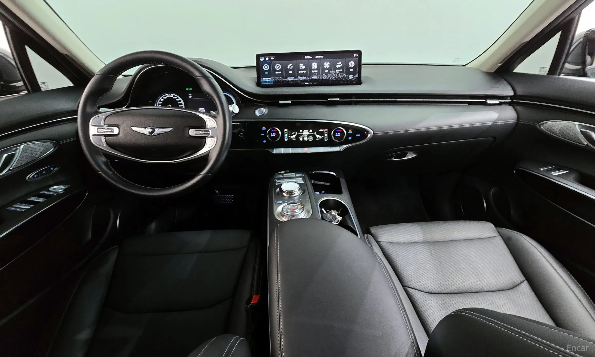 Genesis GV70 превью 7