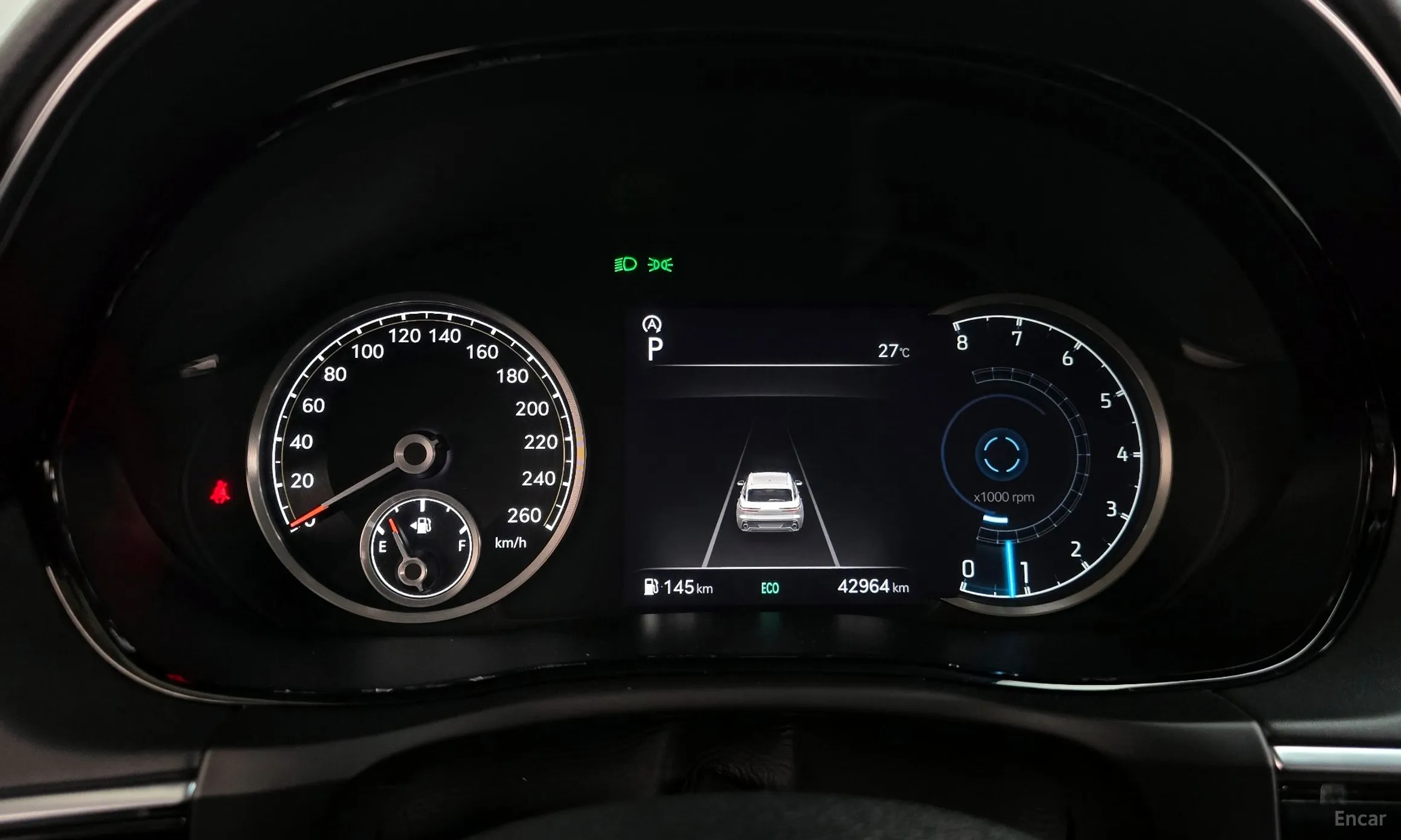 Genesis GV70 превью 8