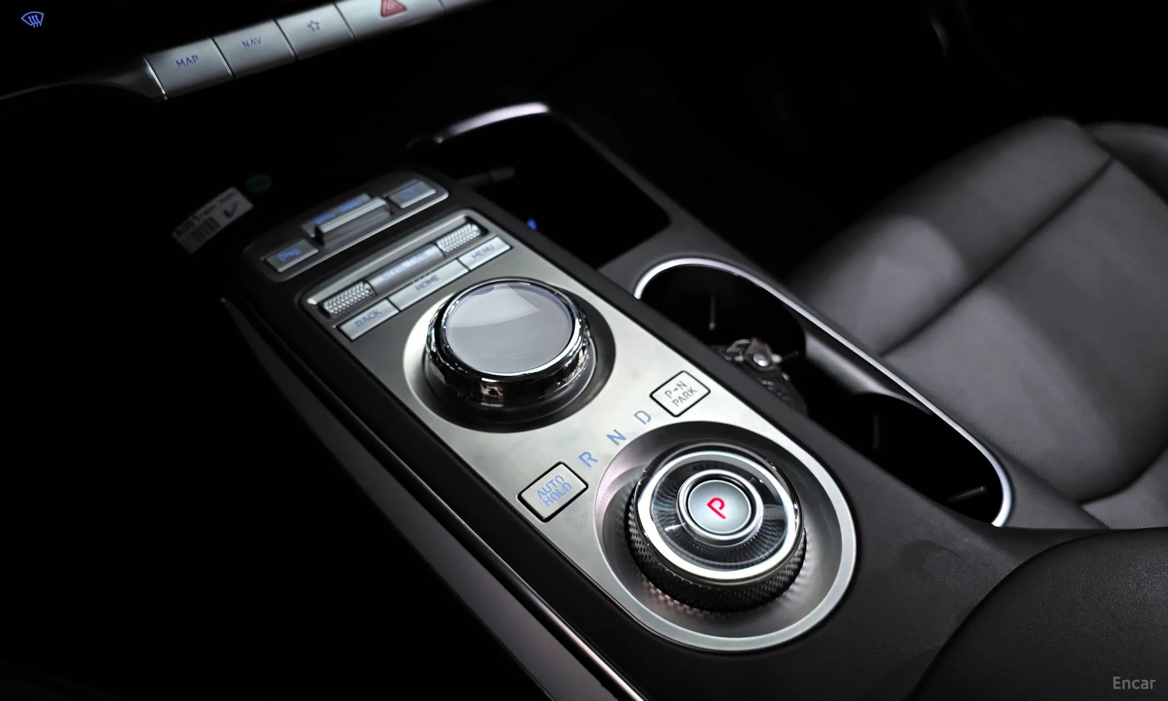 Genesis GV70 превью 9