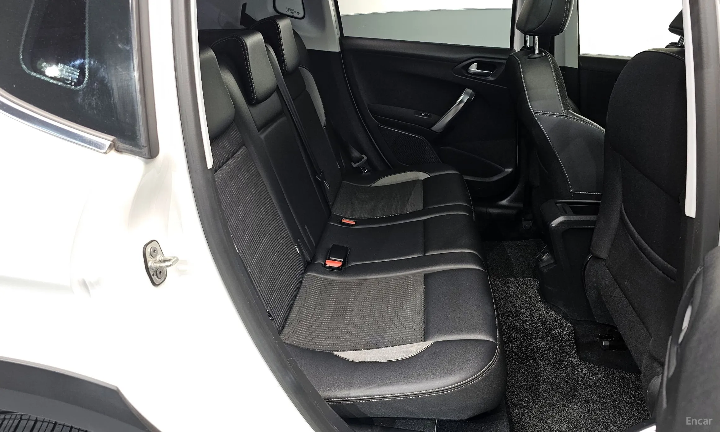 Peugeot 2008. превью 11