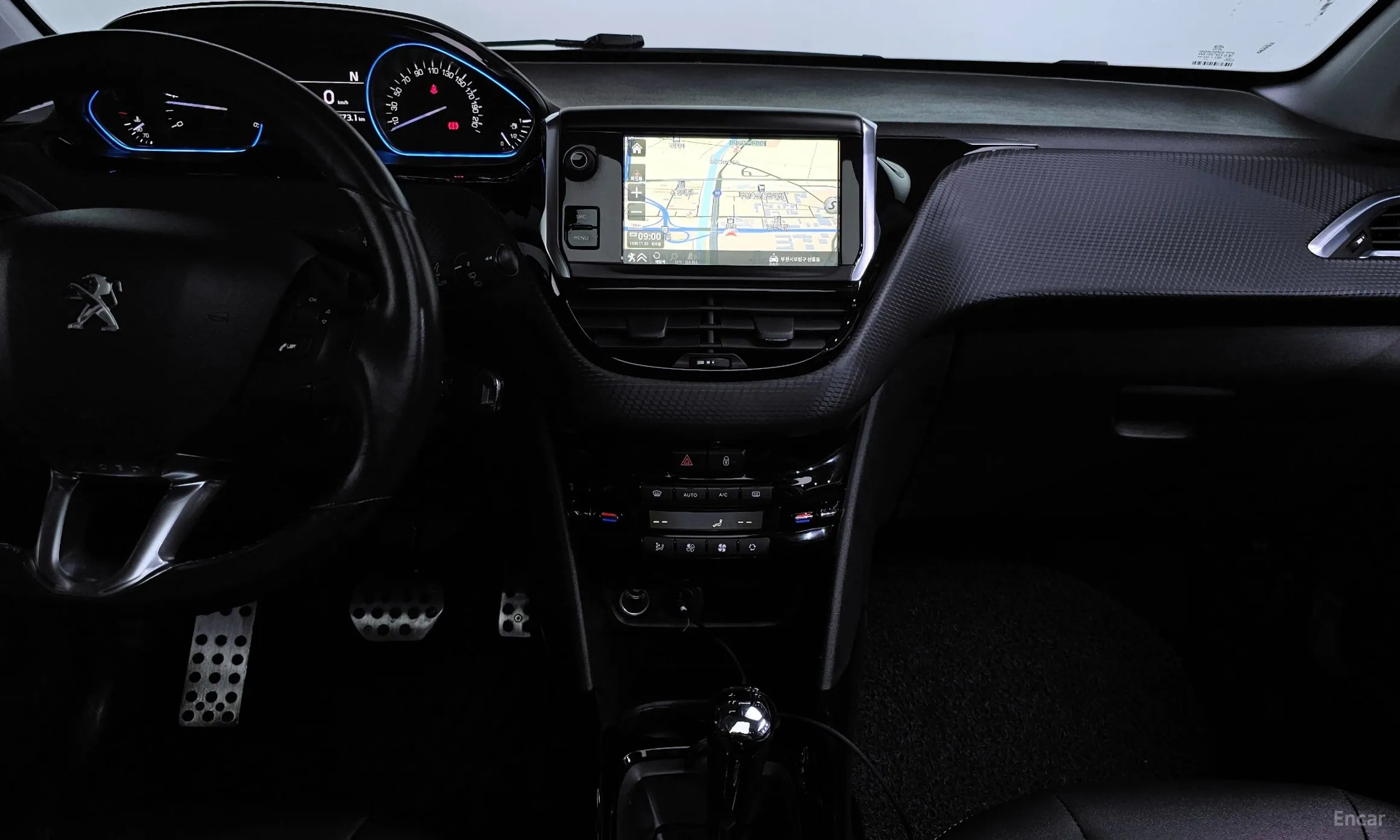 Peugeot 2008. превью 13