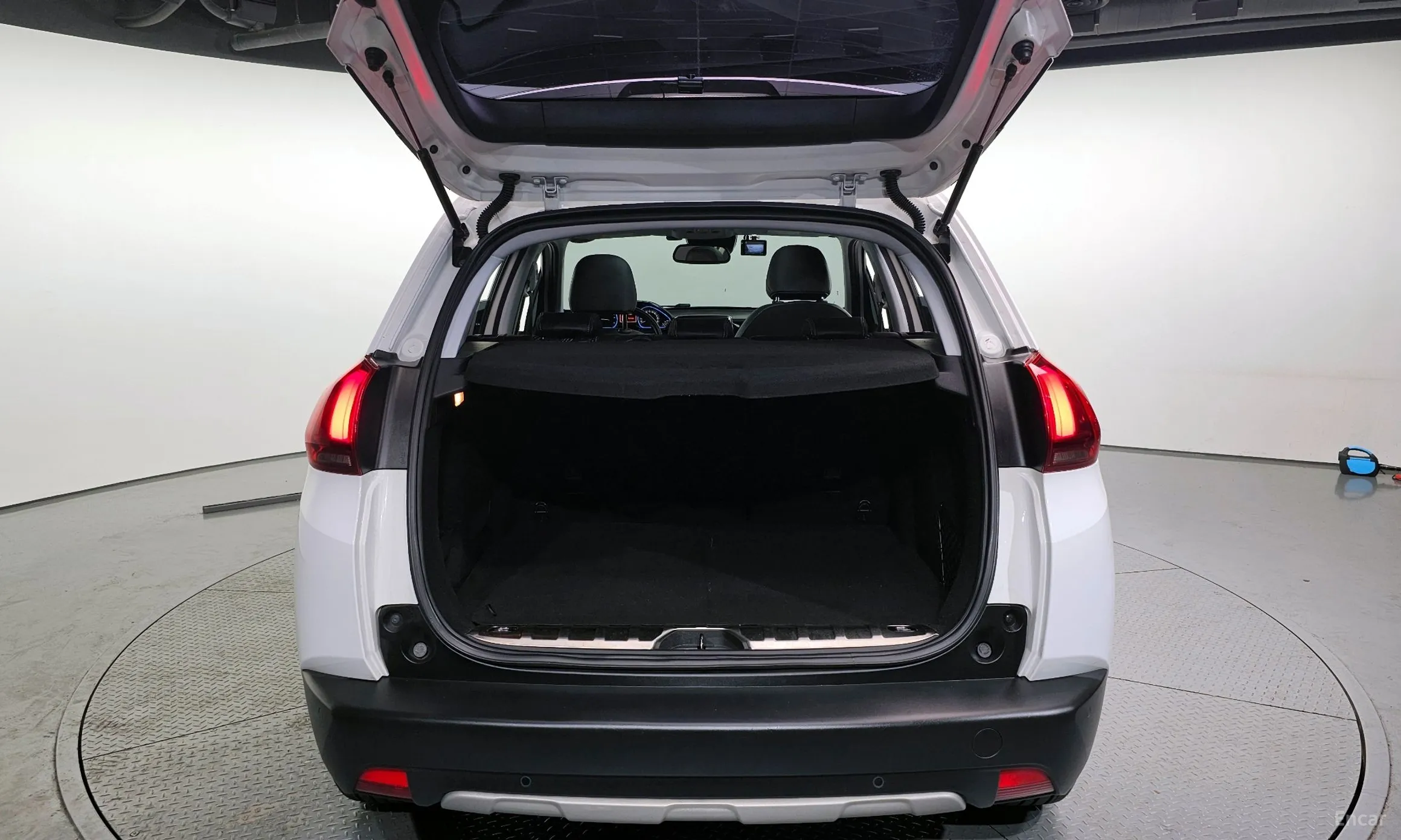 Peugeot 2008. превью 20