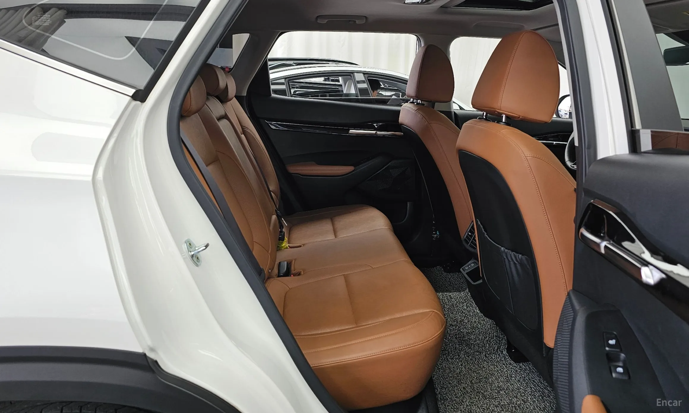Kia Seltos превью 12