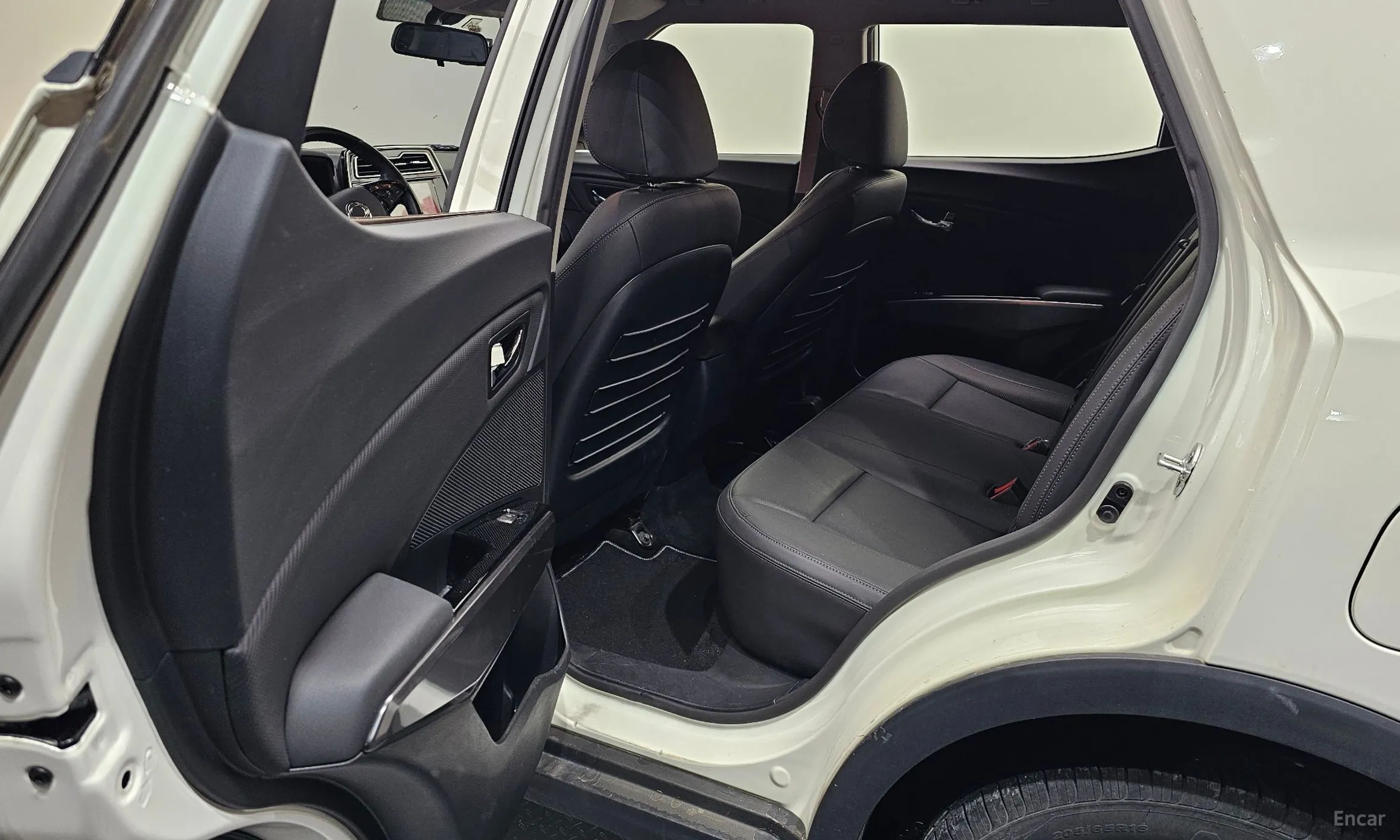 KG Mobility (SsangYong) Berry New Tivoli превью 12