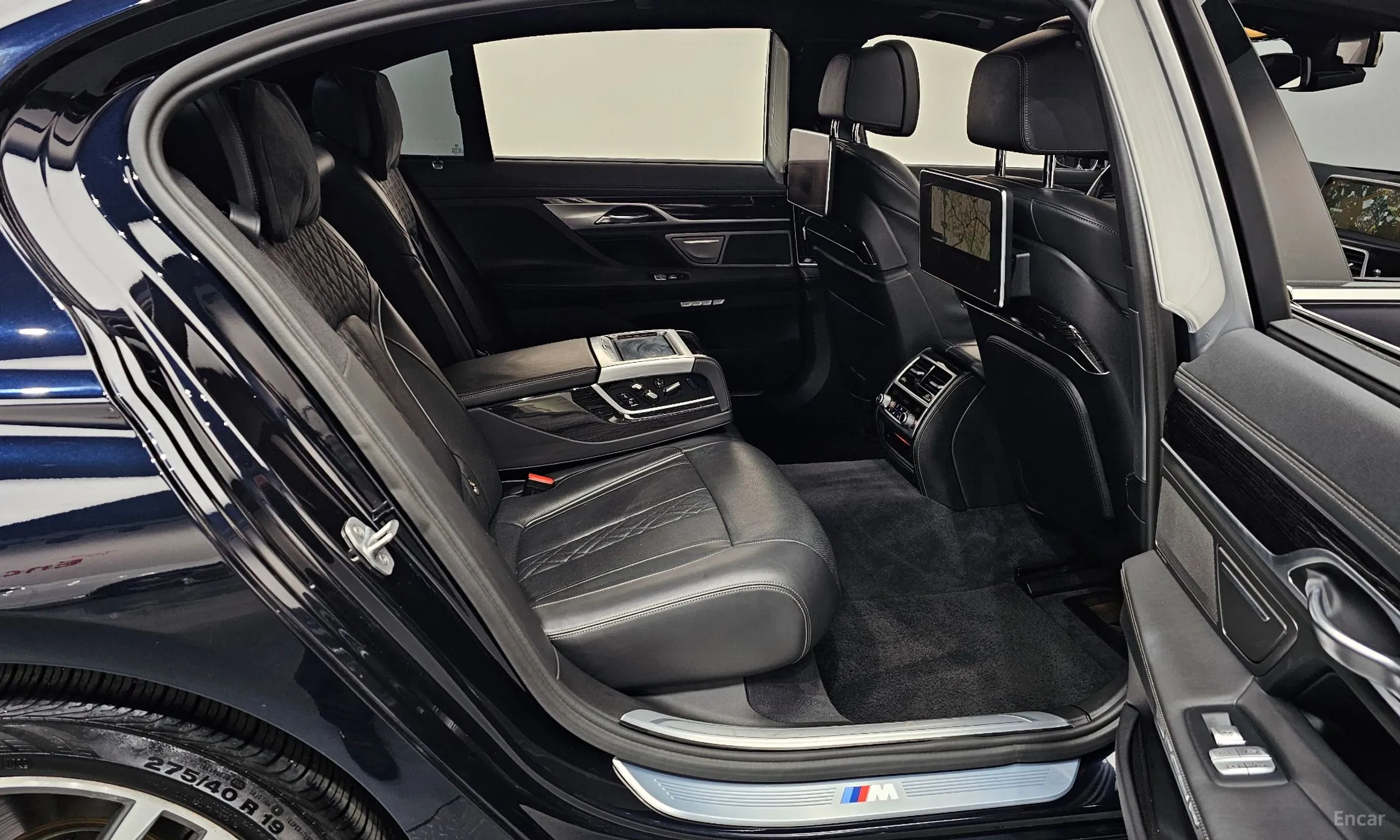 BMW 7 Series (G11) превью 11