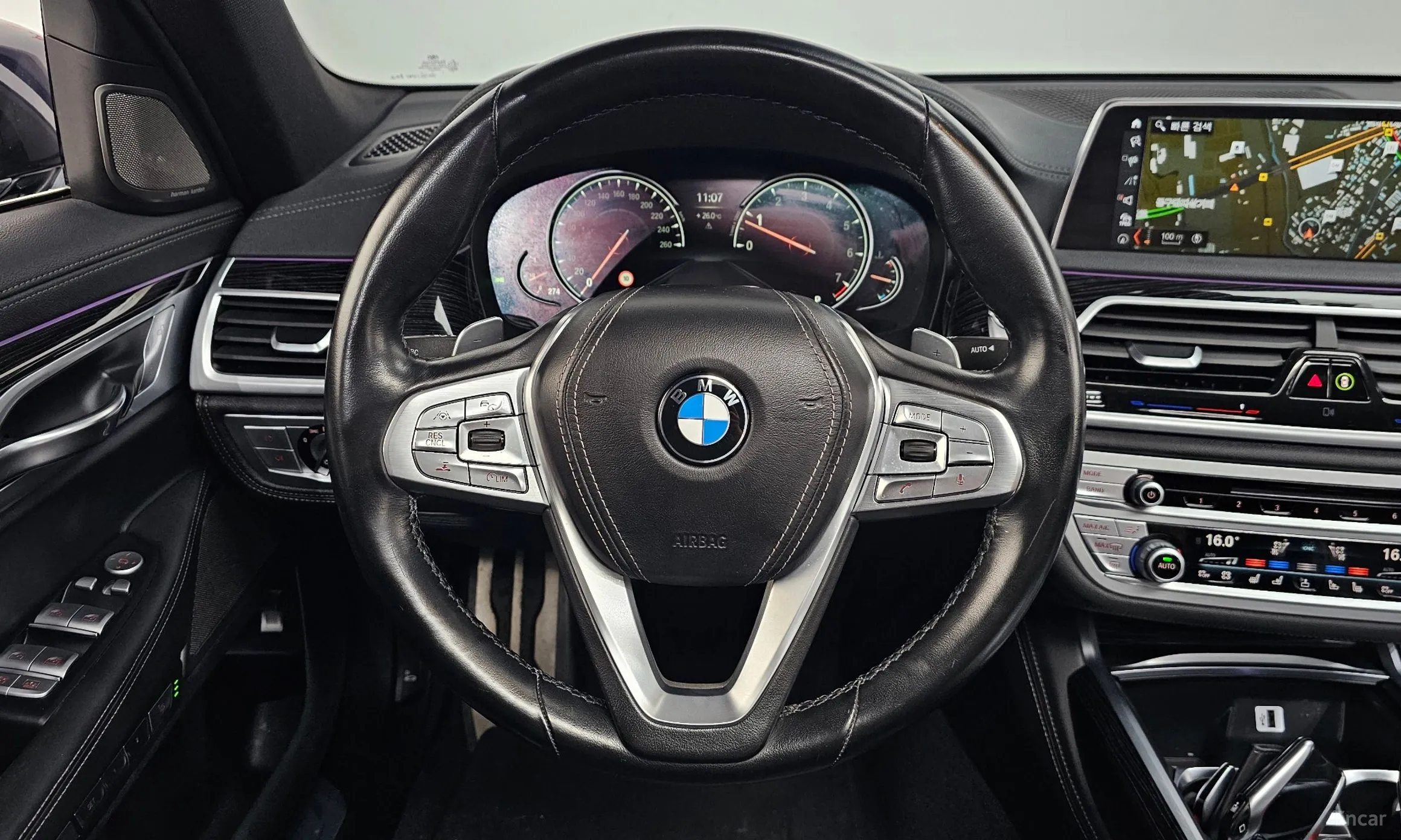 BMW 7 Series (G11) превью 15