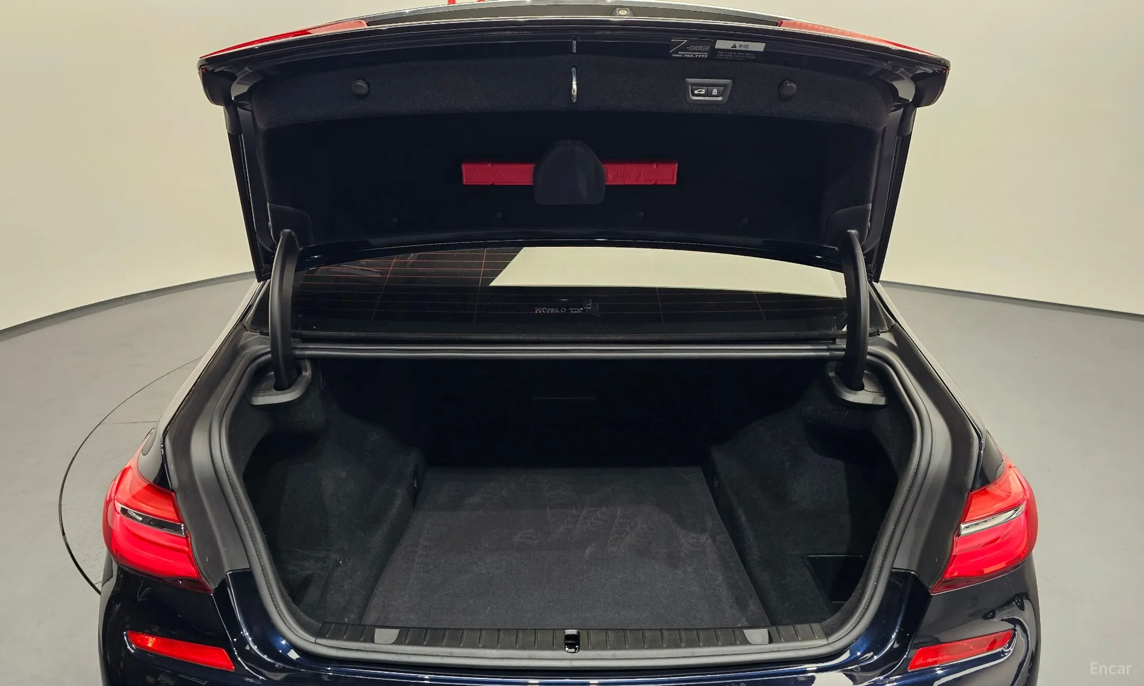 BMW 7 Series (G11) превью 19