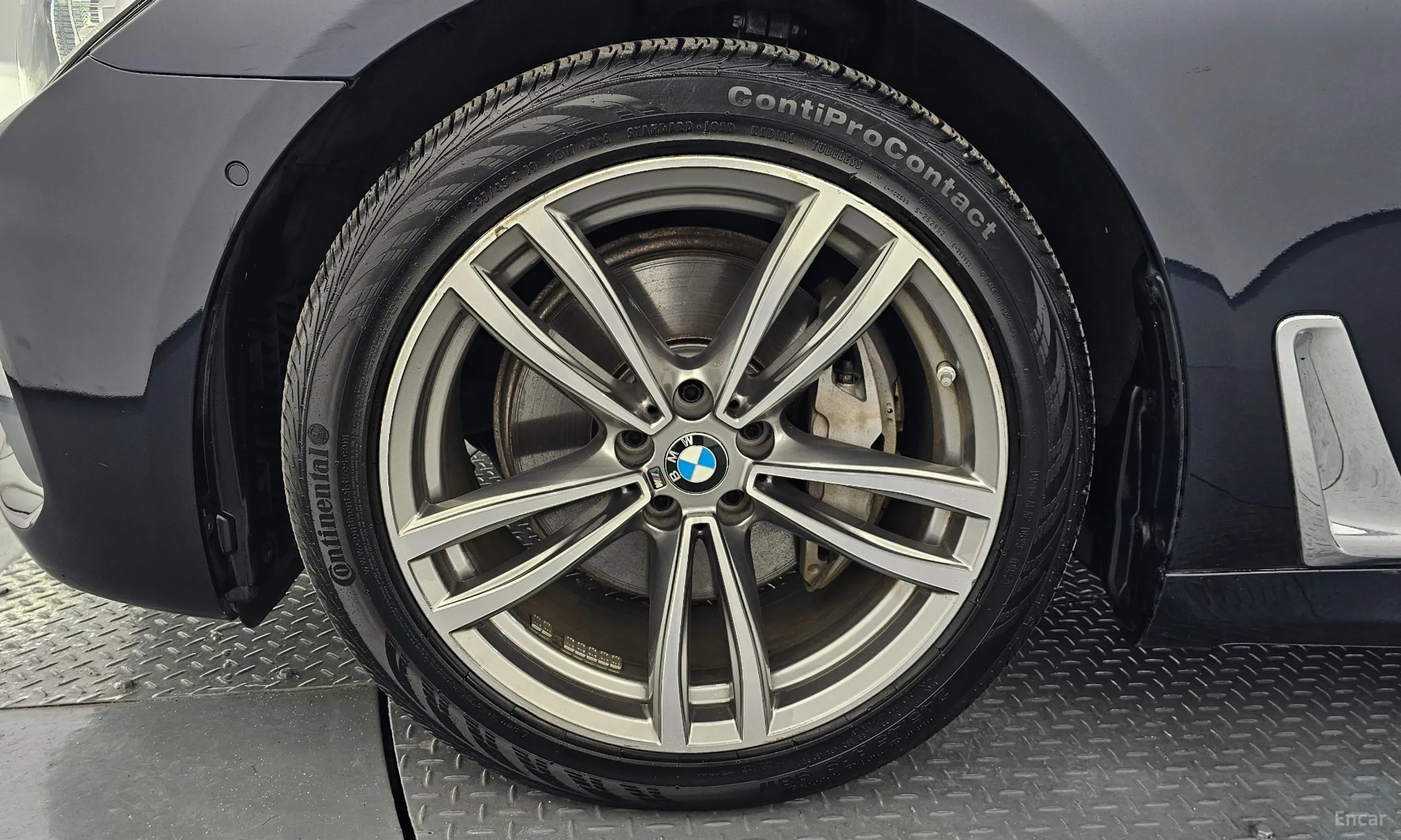 BMW 7 Series (G11) превью 5