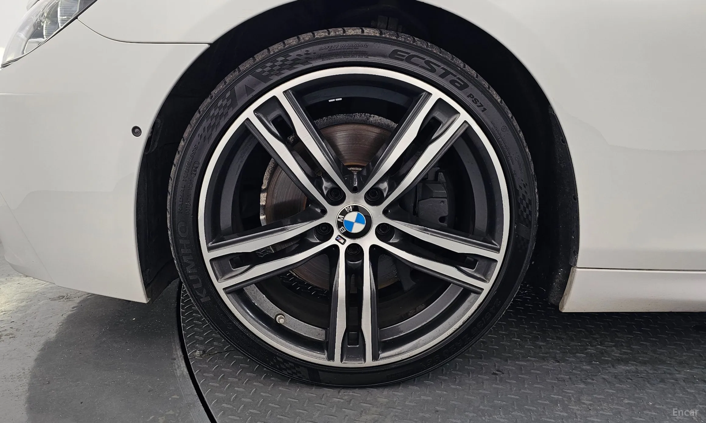 BMW 6 Series (F12) превью 5
