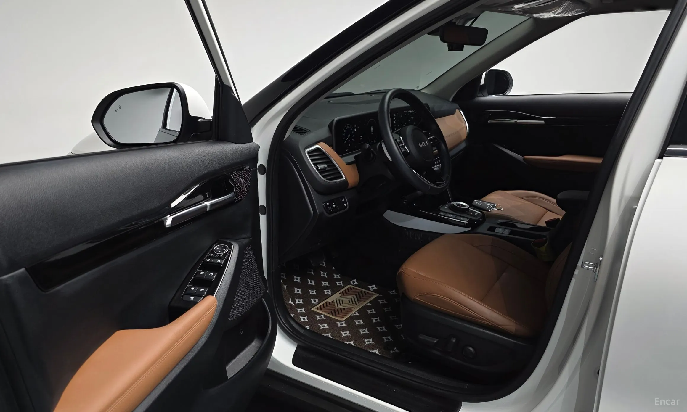 Kia Seltos превью 10