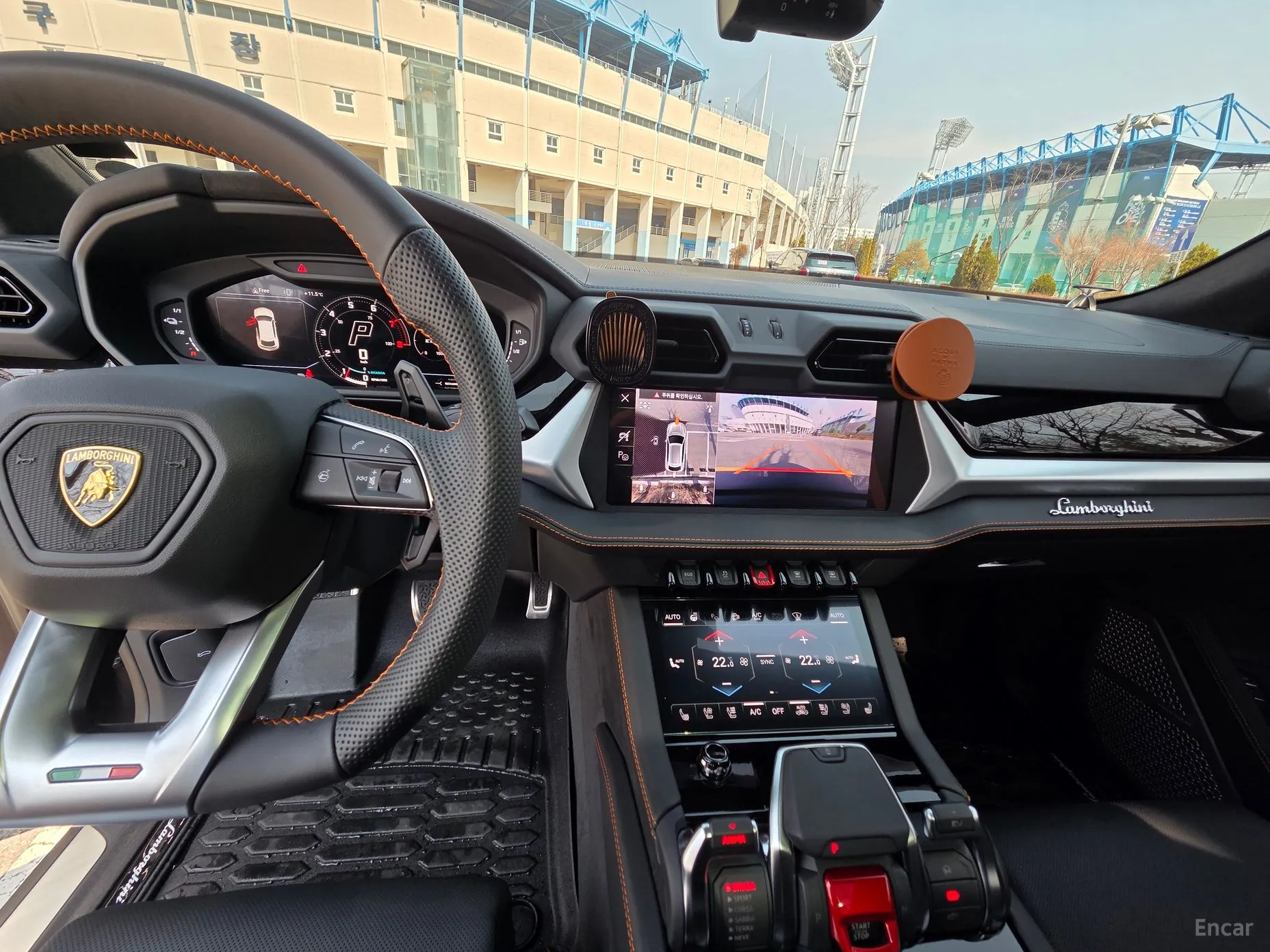 Lamborghini Urus превью 7