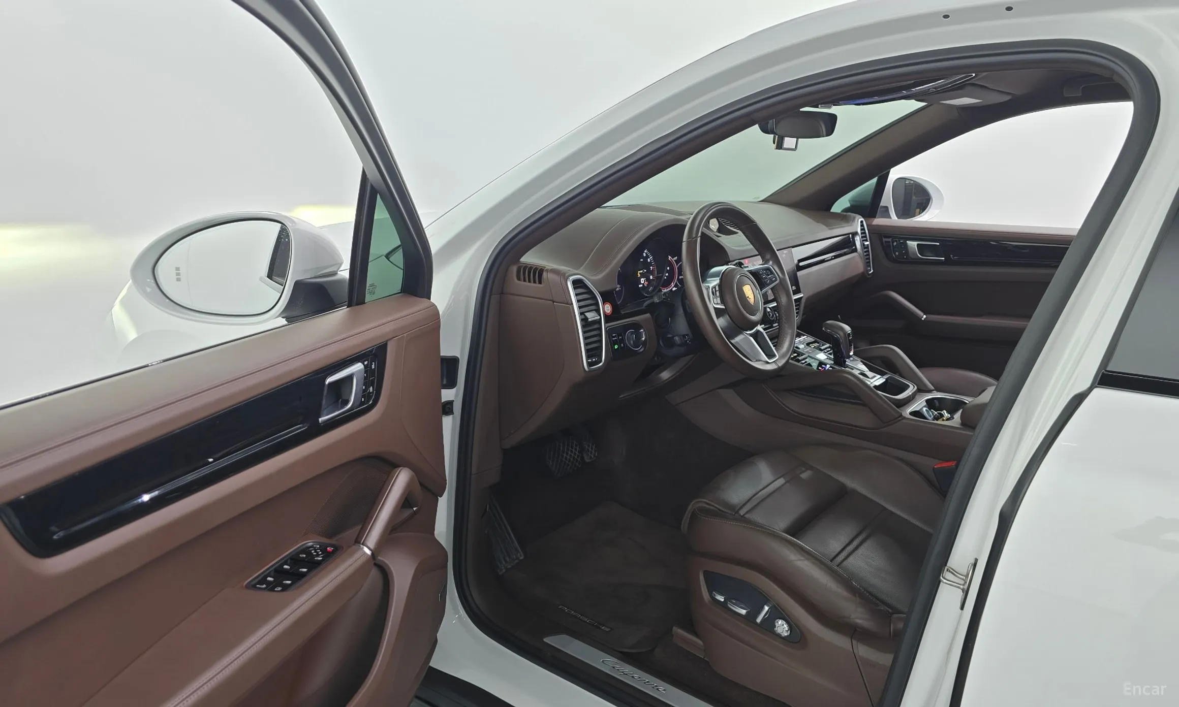 Porsche Cayenne (PO536) превью 10