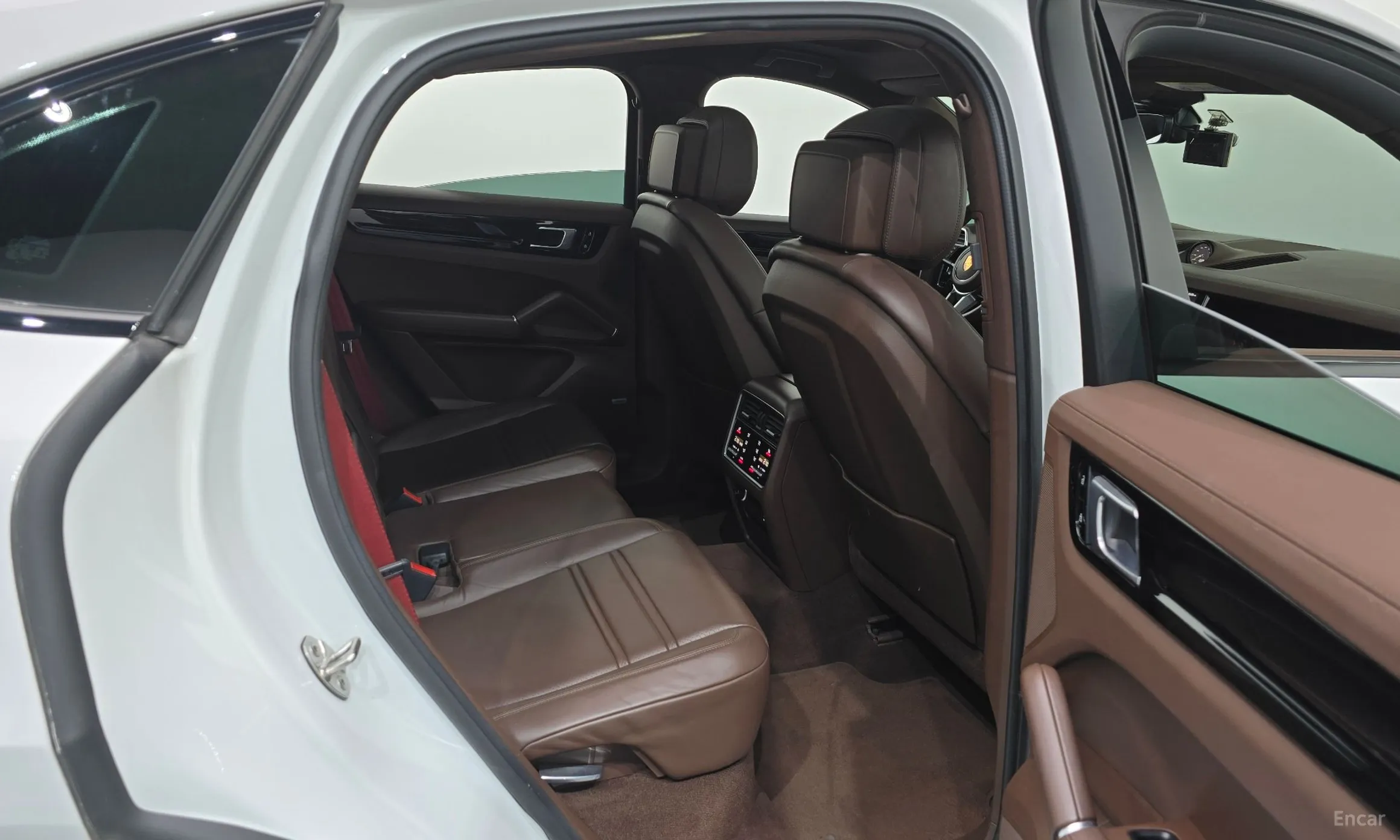 Porsche Cayenne (PO536) превью 11