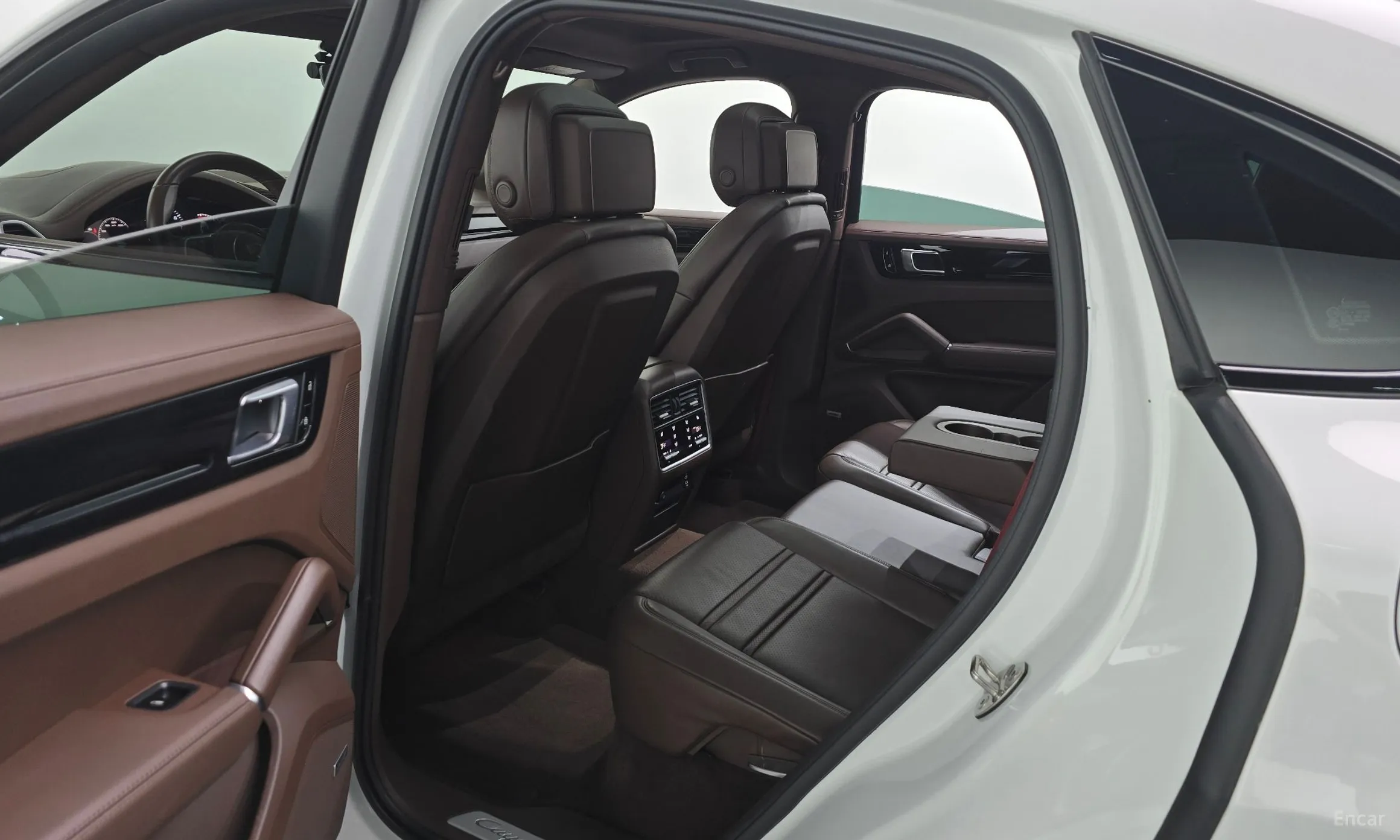 Porsche Cayenne (PO536) превью 12